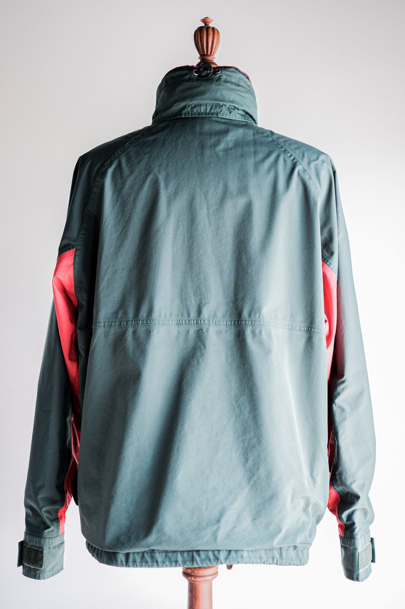 【~90's】Vintage Berghaus Nylon Hiking Jacket Size.Medium