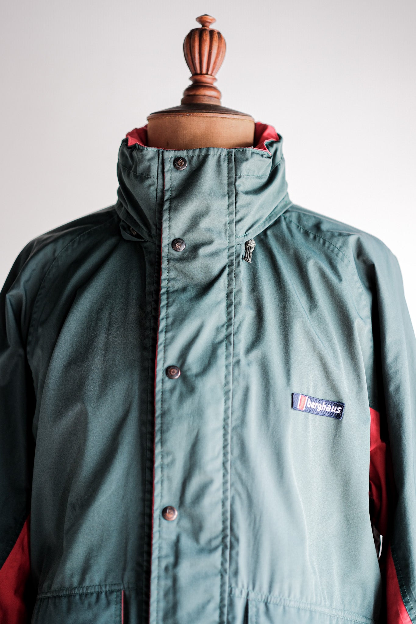 【~90's】Vintage Berghaus Nylon Hiking Jacket Size.Medium