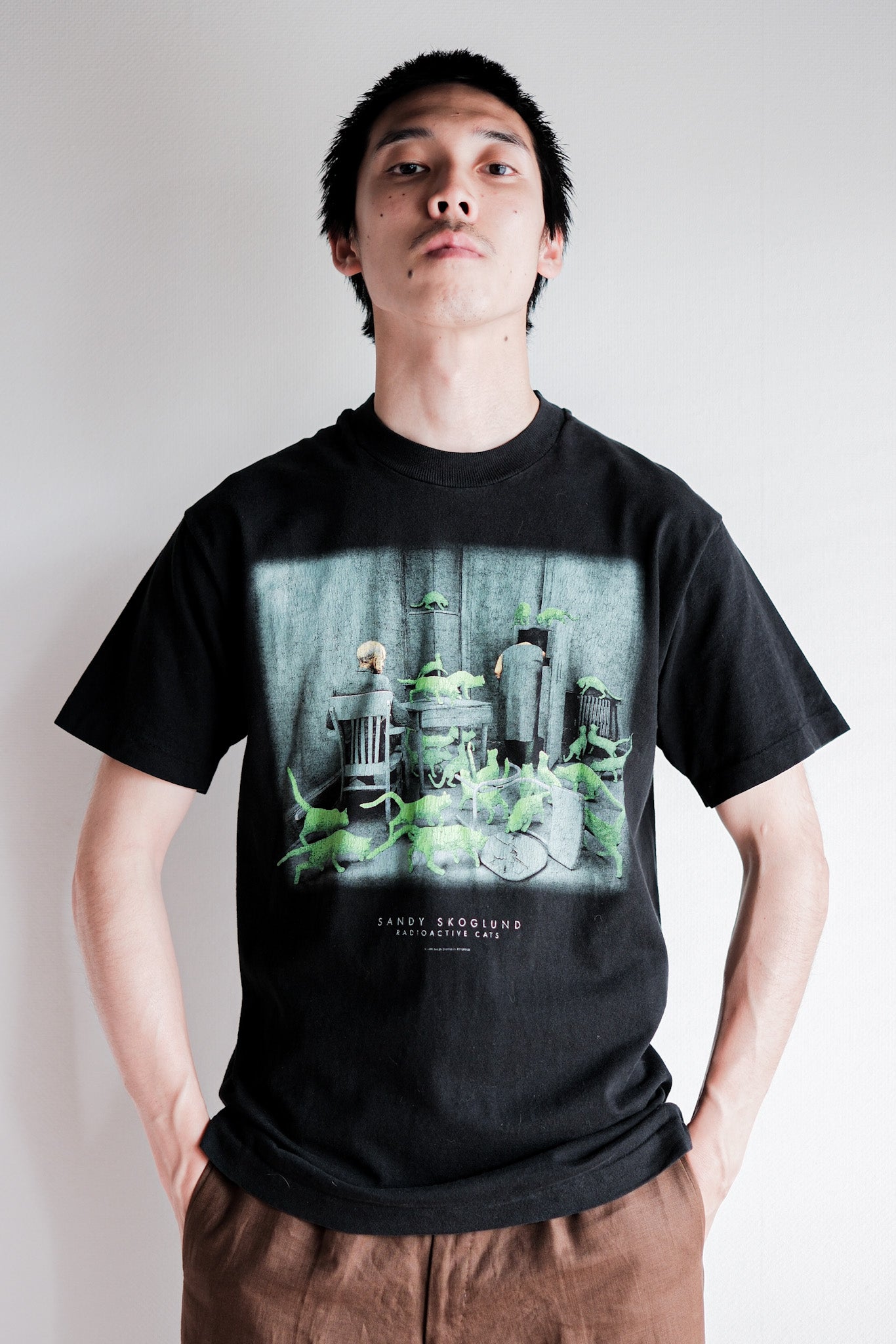 【~90's】Vintage Art Print T-shirt Size.M "Sandy Skoglund" "Radioactive Cats" "Made in U.S.A."