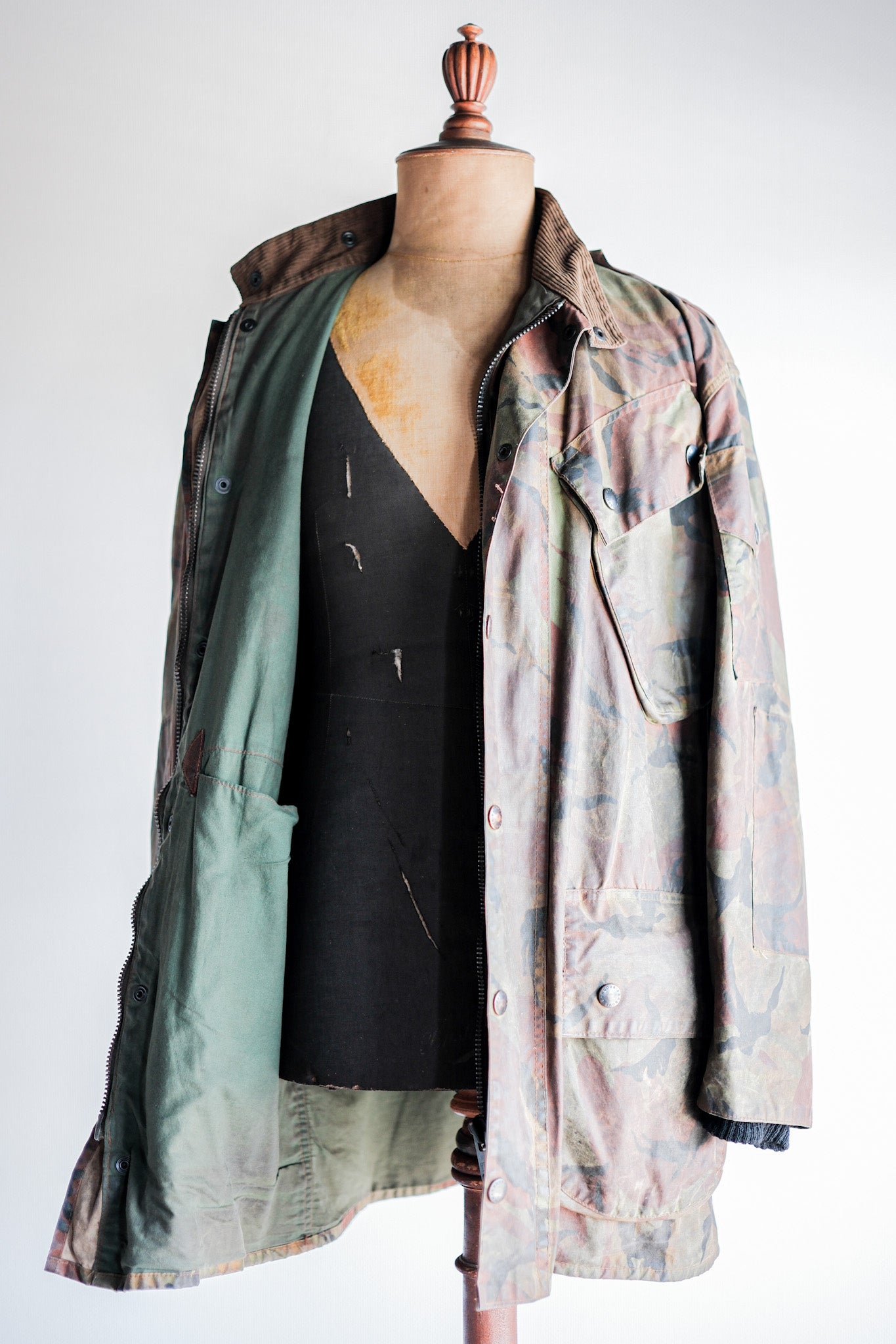 【~80's】Vintage Barbour DPM Camouflage Waxed Jacket “THE MILITARY" “2nd Model” 2 Crest Size.42