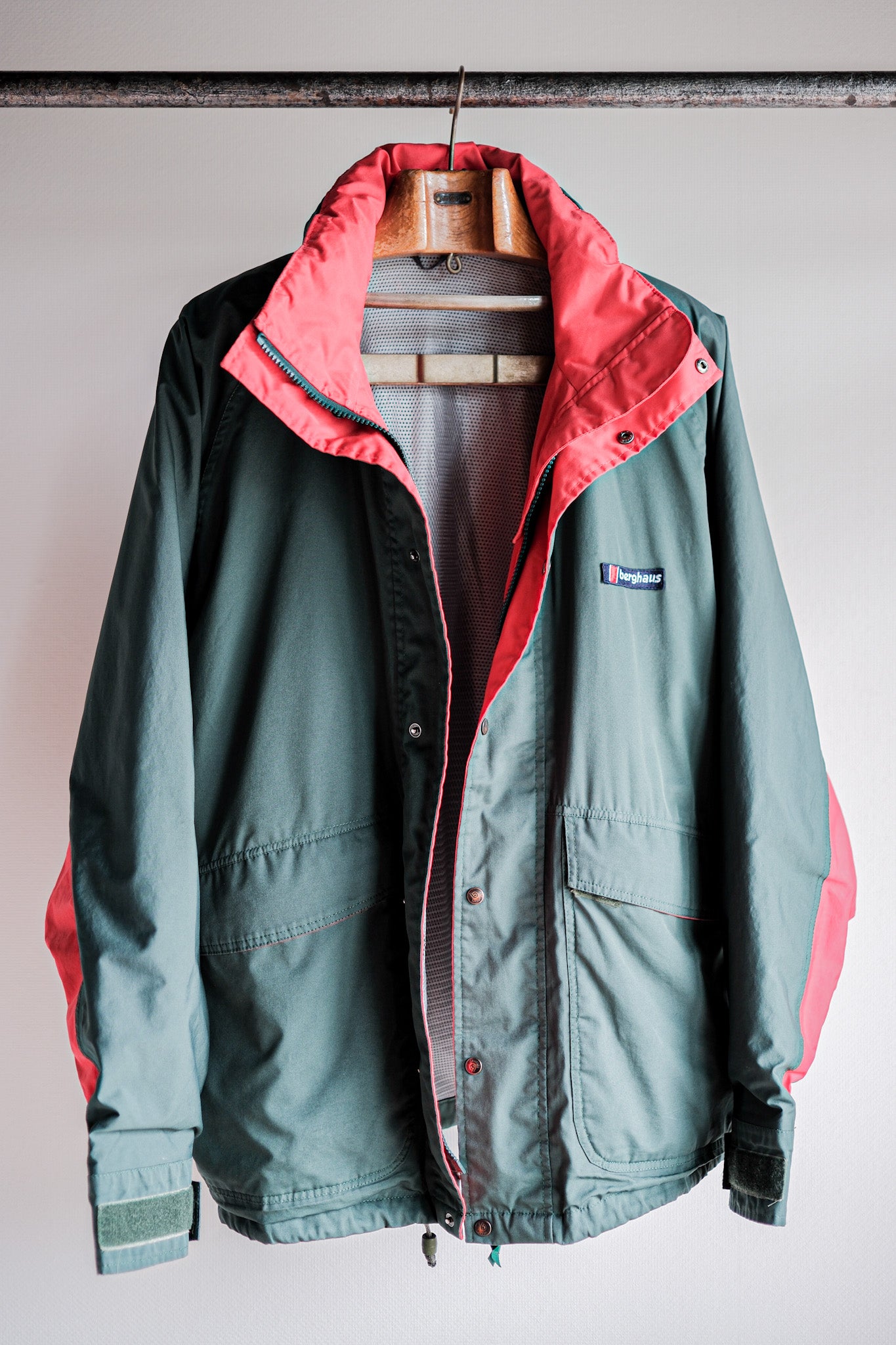 【~90's】Vintage Berghaus Nylon Hiking Jacket Size.Medium