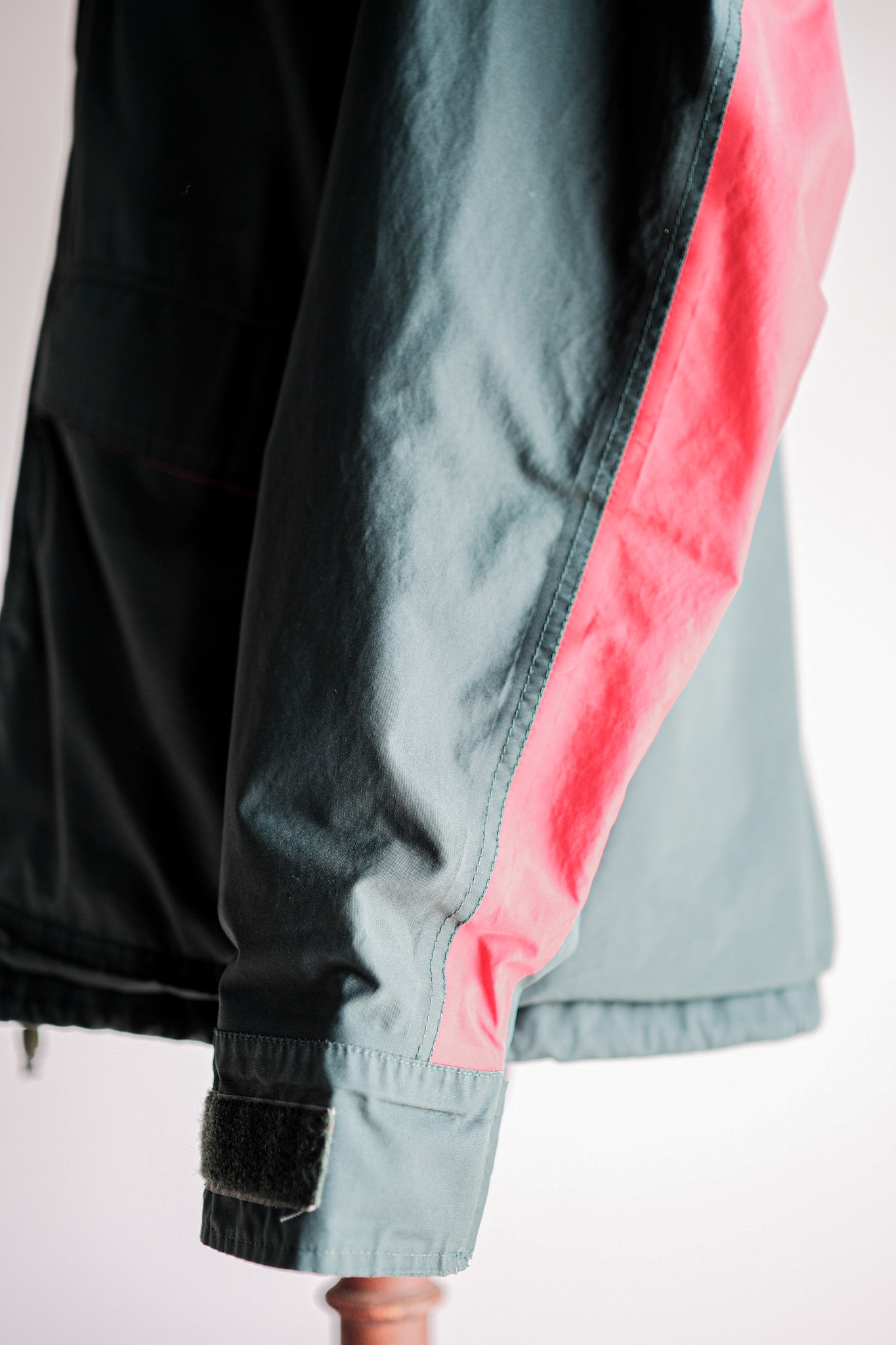 【~90's】Vintage Berghaus Nylon Hiking Jacket Size.Medium