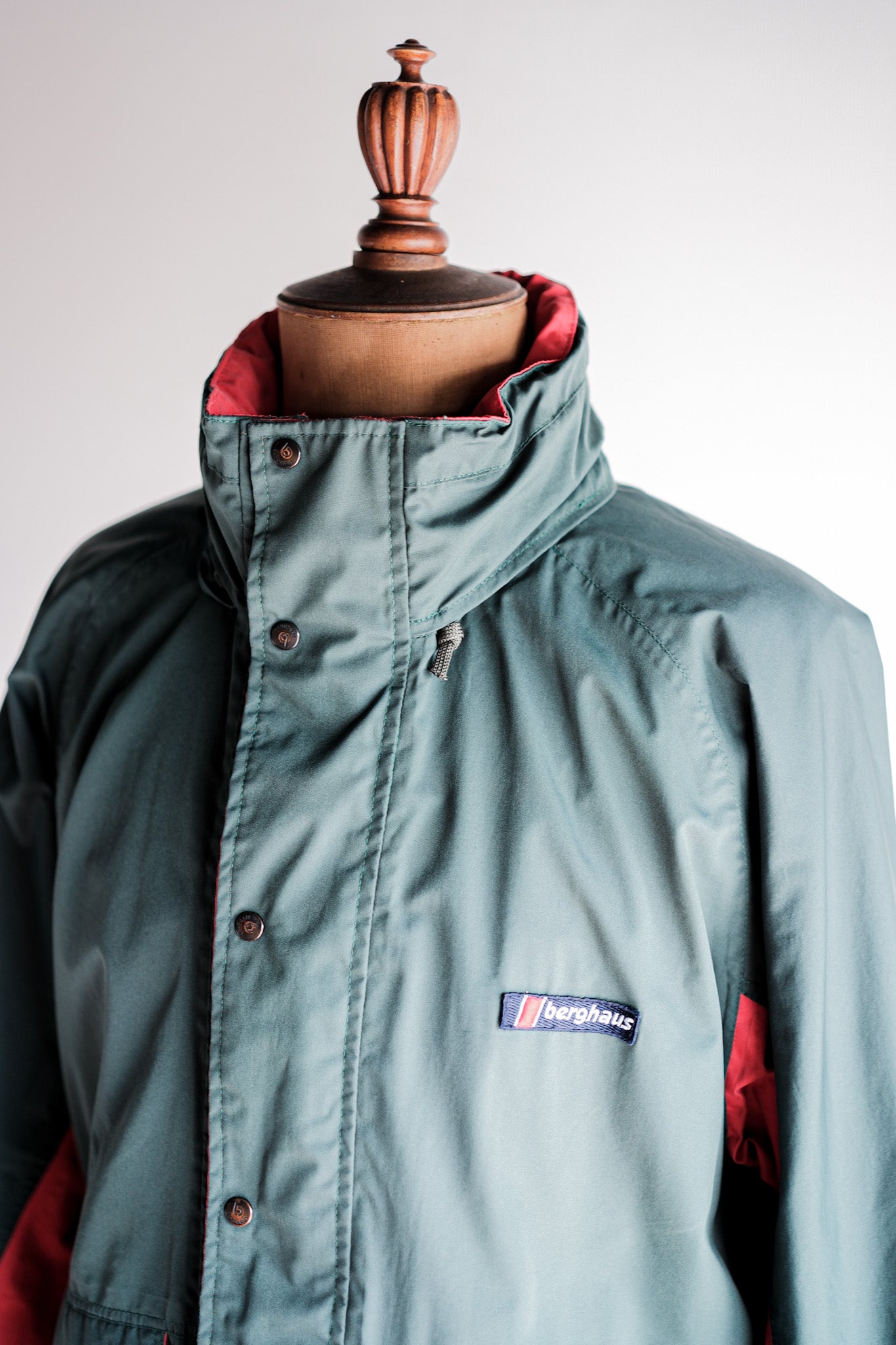【~90's】Vintage Berghaus Nylon Hiking Jacket Size.Medium