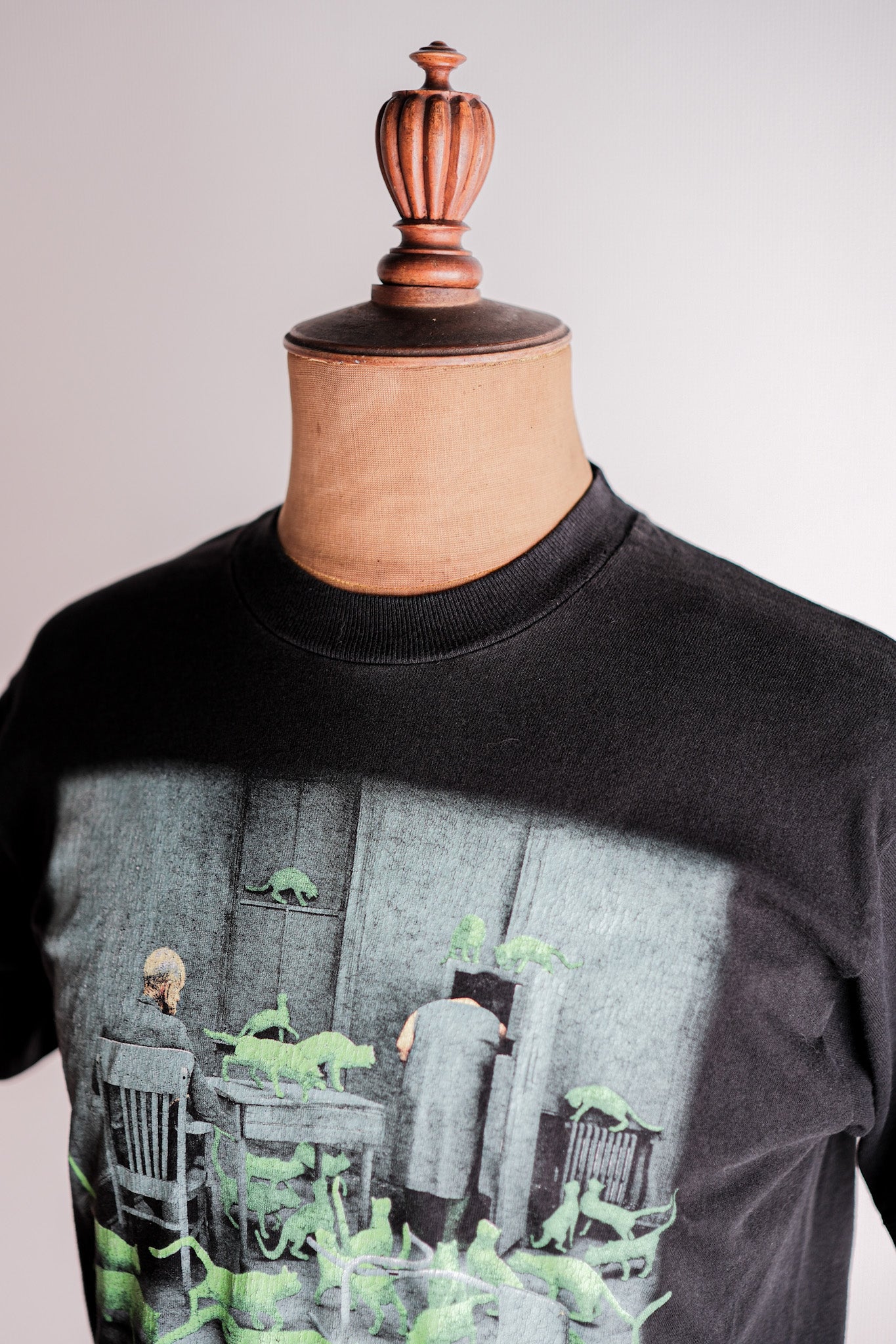 【~90's】Vintage Art Print T-shirt Size.M "Sandy Skoglund" "Radioactive Cats" "Made in U.S.A."