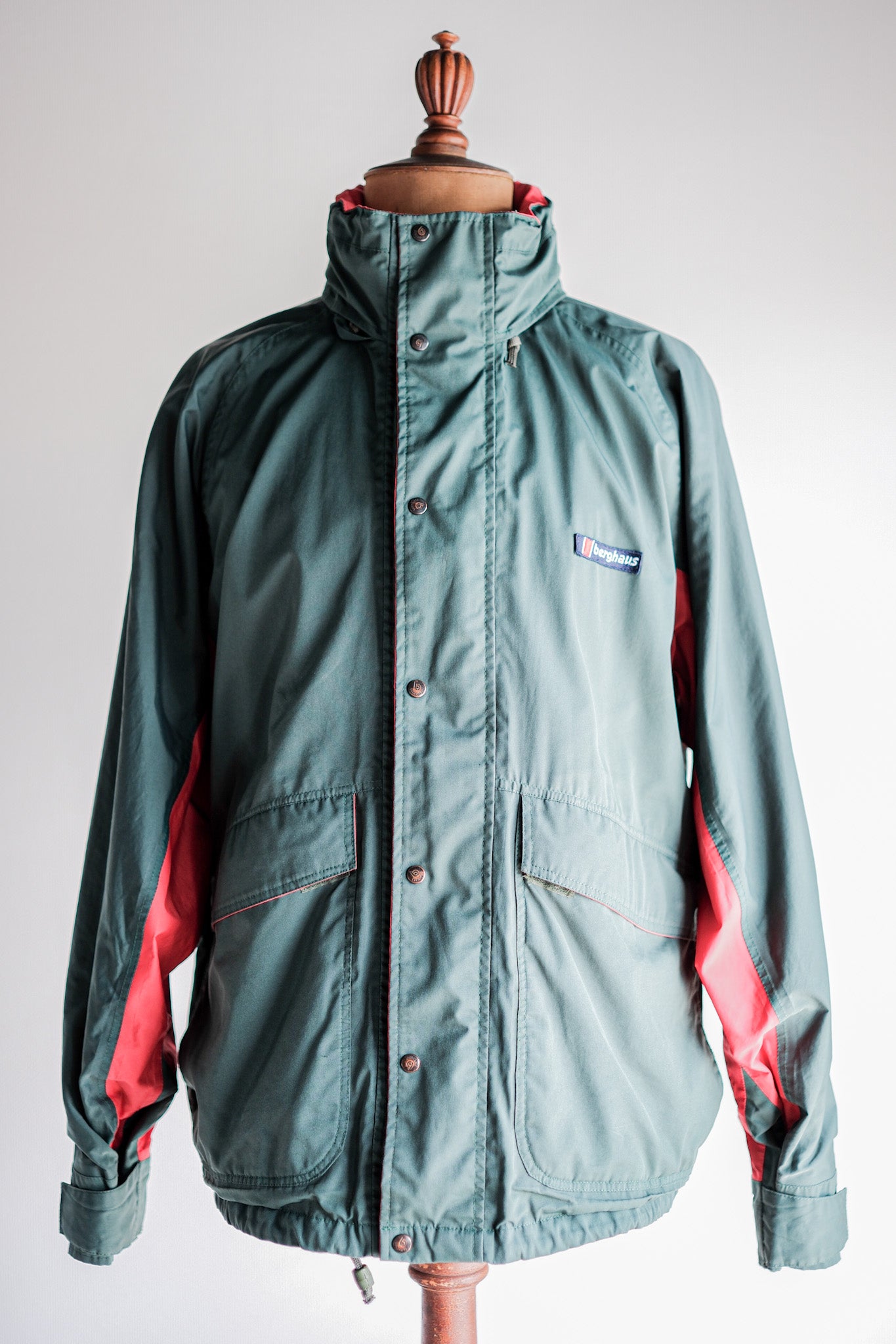 【~90's】Vintage Berghaus Nylon Hiking Jacket Size.Medium