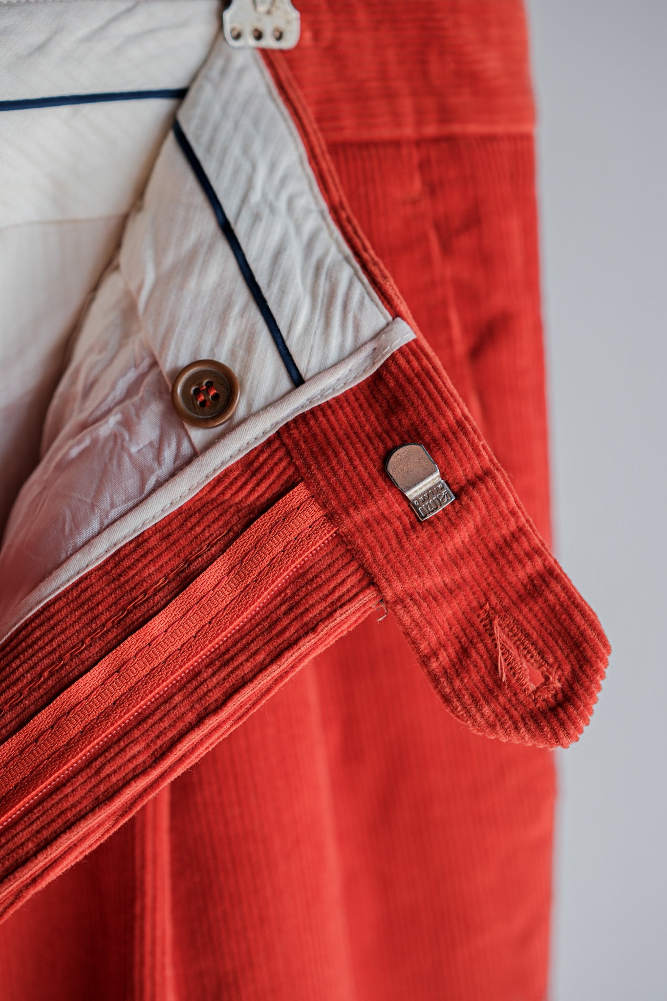 【~90's】Italian Vintage 2 Tuck Turn Up Corduroy Trousers Size.50