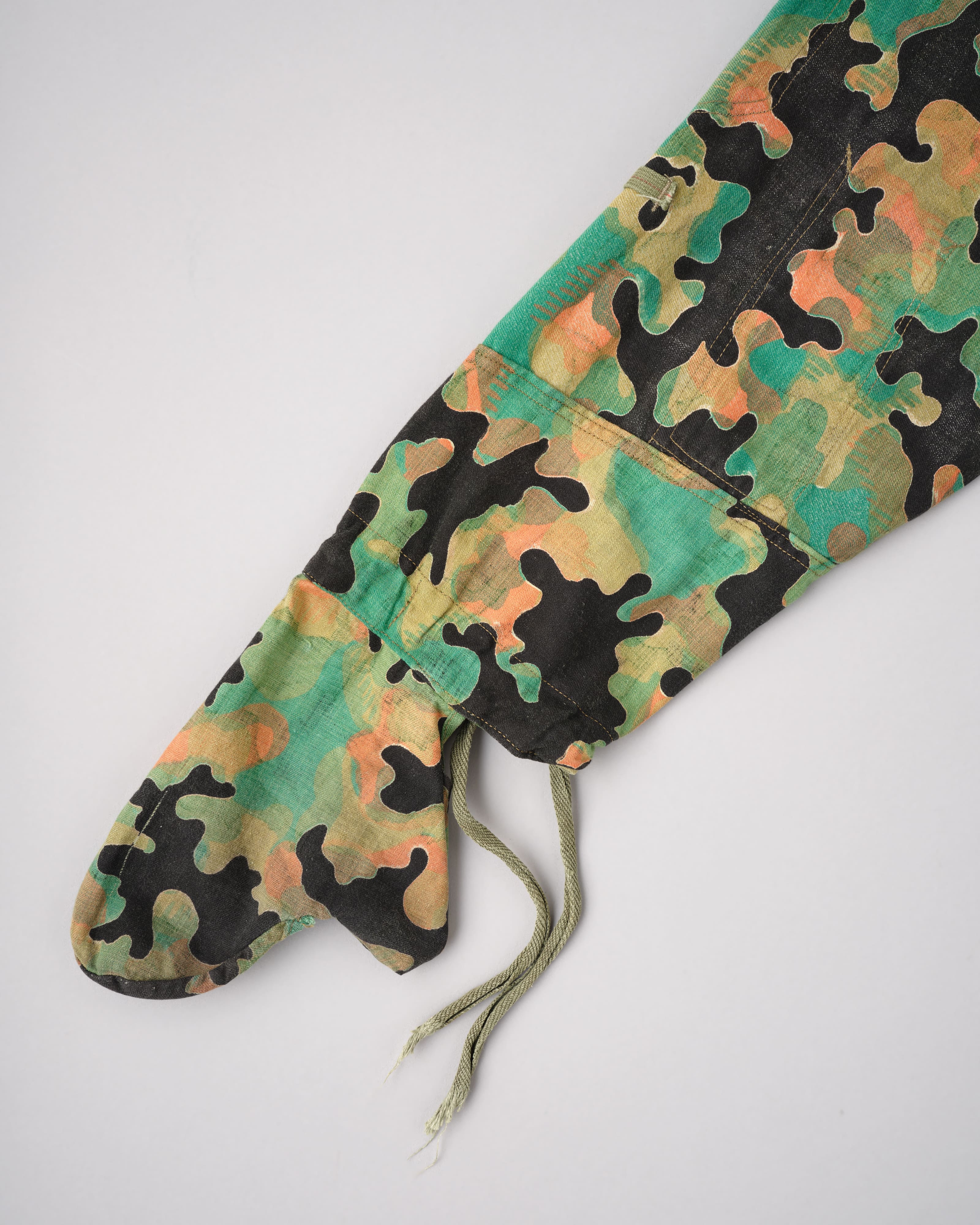 【~50’s】Czechoslovakian Army Dubaky Camouflage Reversible Smock With Gloves "Modified"