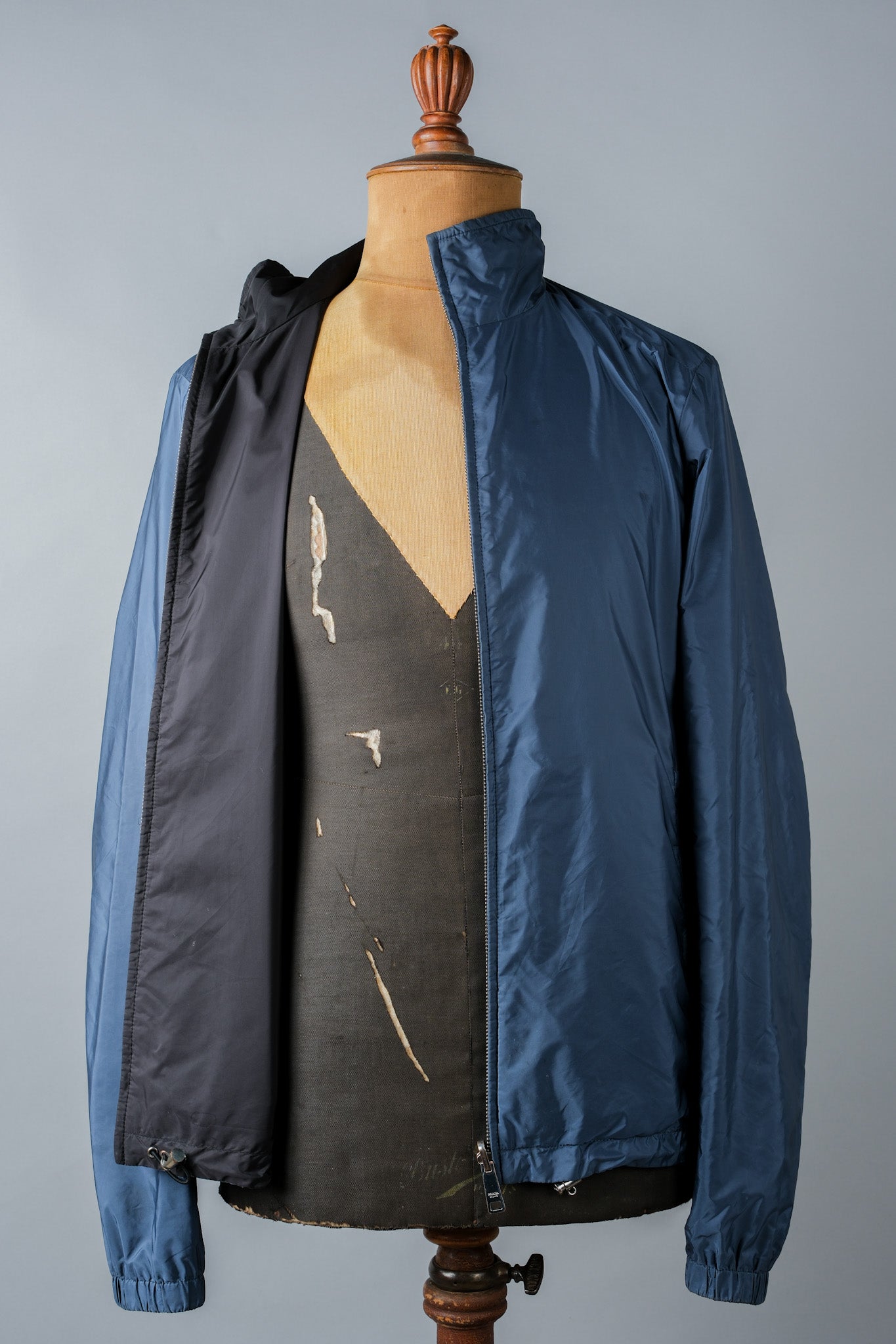 【~2010's】Old PRADA LINEA ROSSA Nylon Reversible Zip Up Jacket Size.48 "PRADA SPORT"