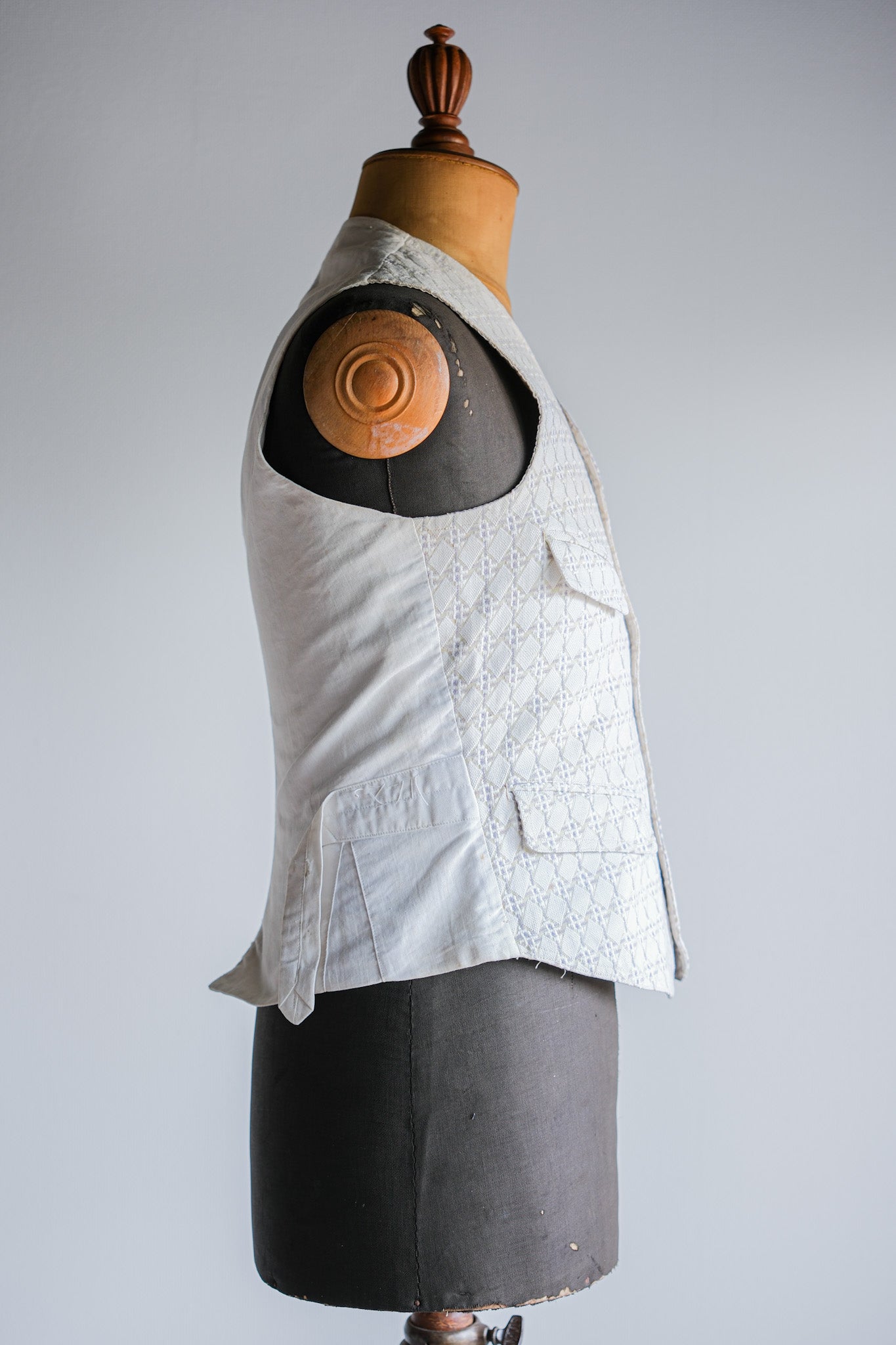 【~30's】French Vintage White Cotton Work Gilet "Unusual Fabric"