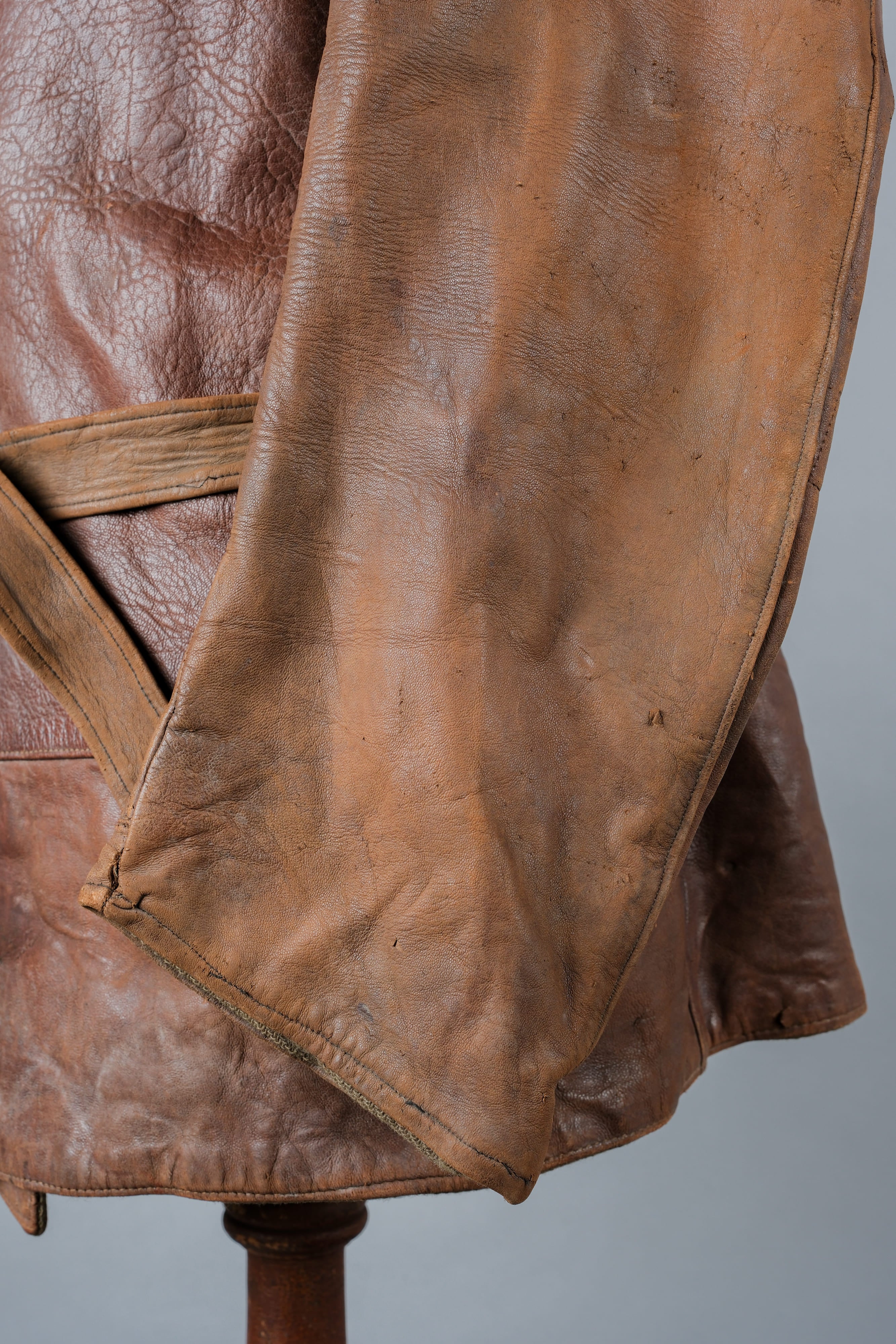 【~40's】British Army Jerkin Leather Jacket "Modified"