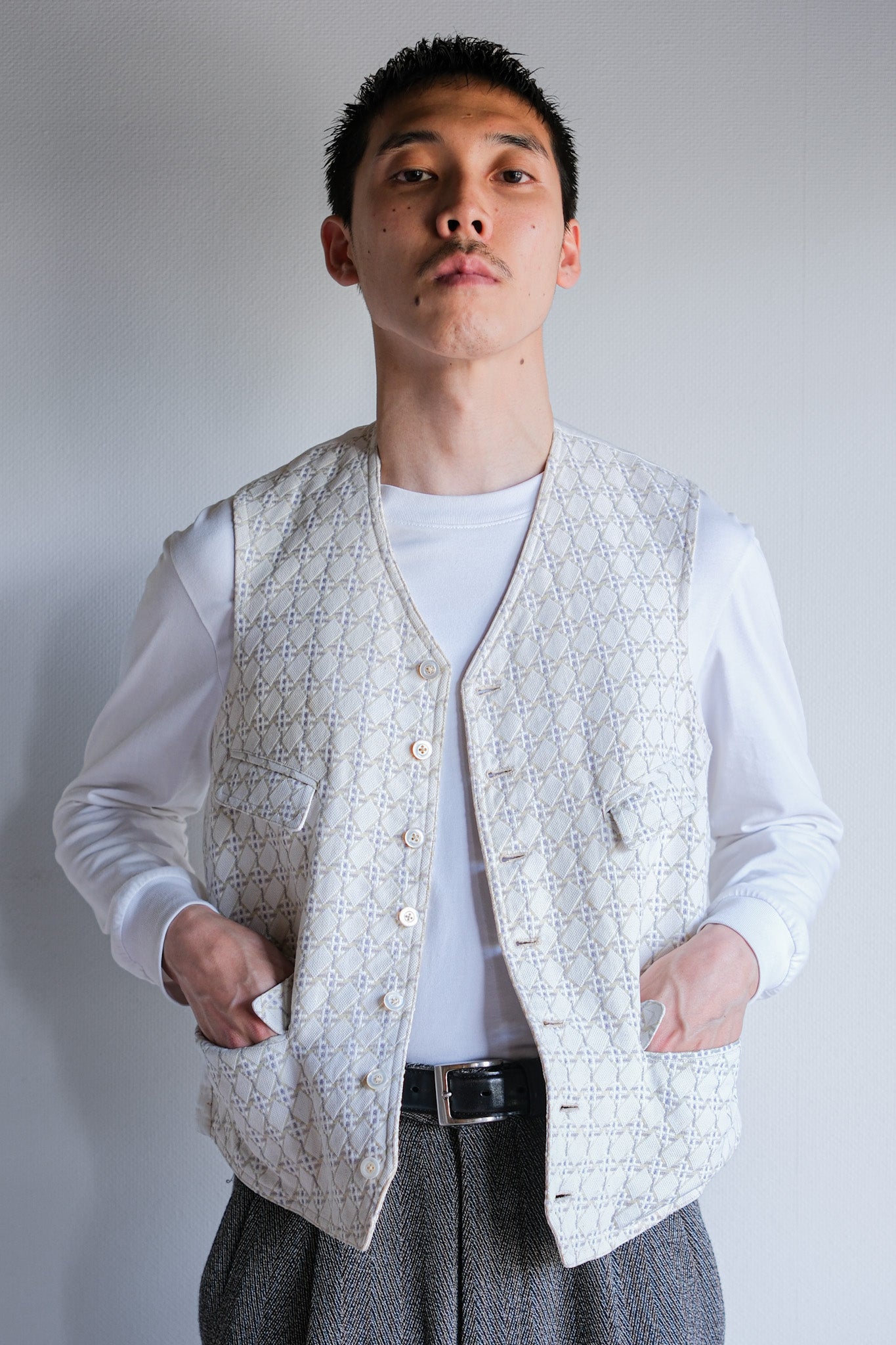 【~30's】French Vintage White Cotton Work Gilet "Unusual Fabric"