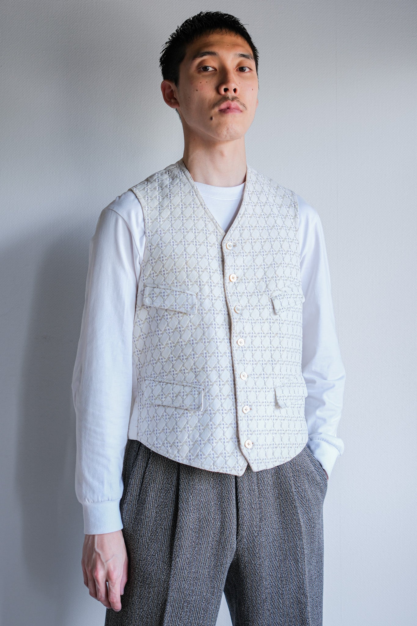 【~30's】French Vintage White Cotton Work Gilet "Unusual Fabric"
