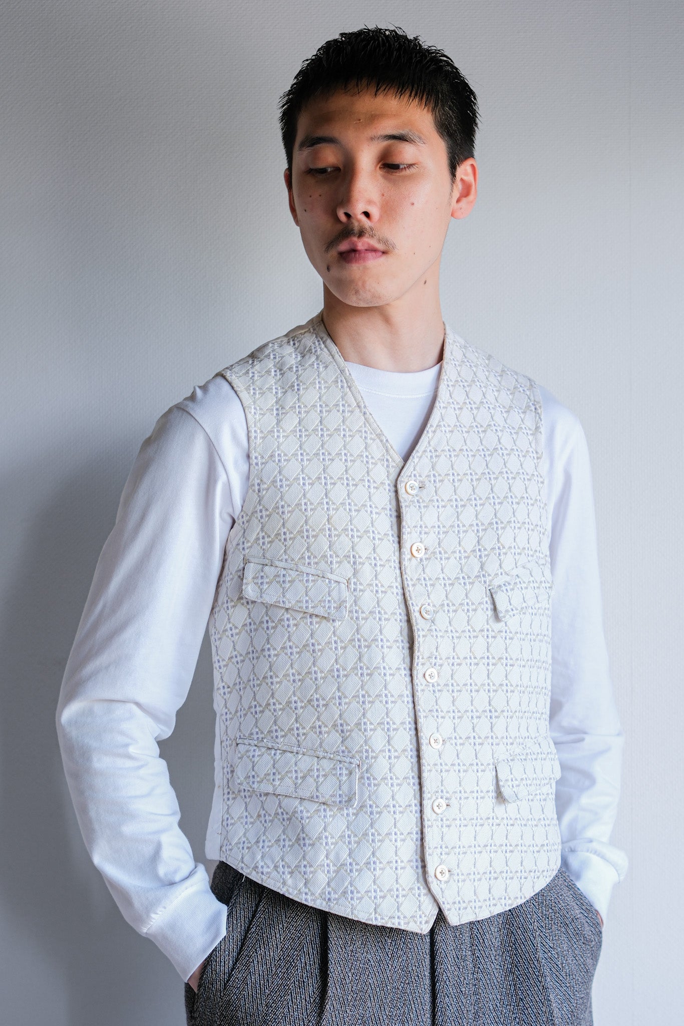 【~30's】French Vintage White Cotton Work Gilet "Unusual Fabric"