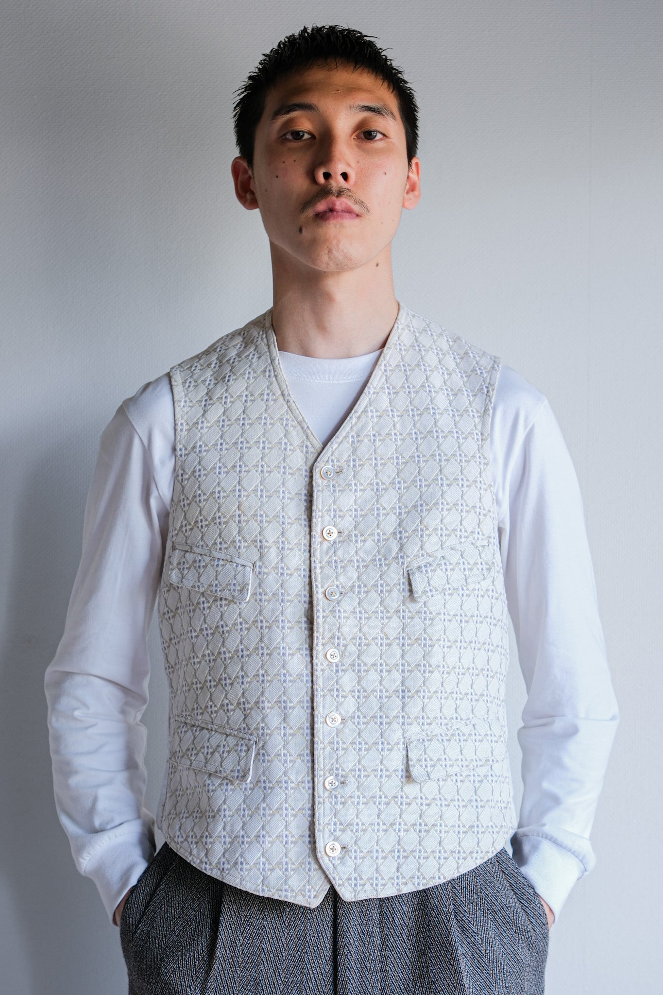 【~30's】French Vintage White Cotton Work Gilet "Unusual Fabric"