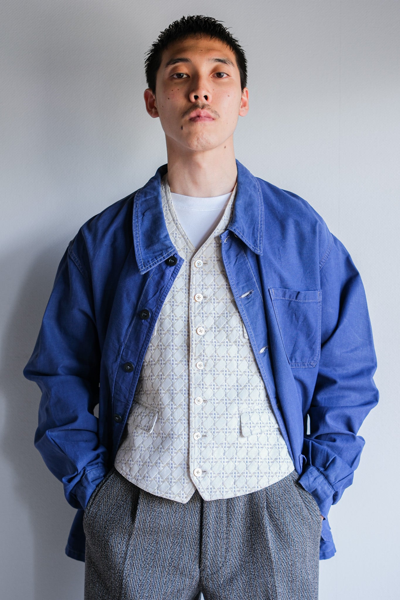 【~30's】French Vintage White Cotton Work Gilet "Unusual Fabric"