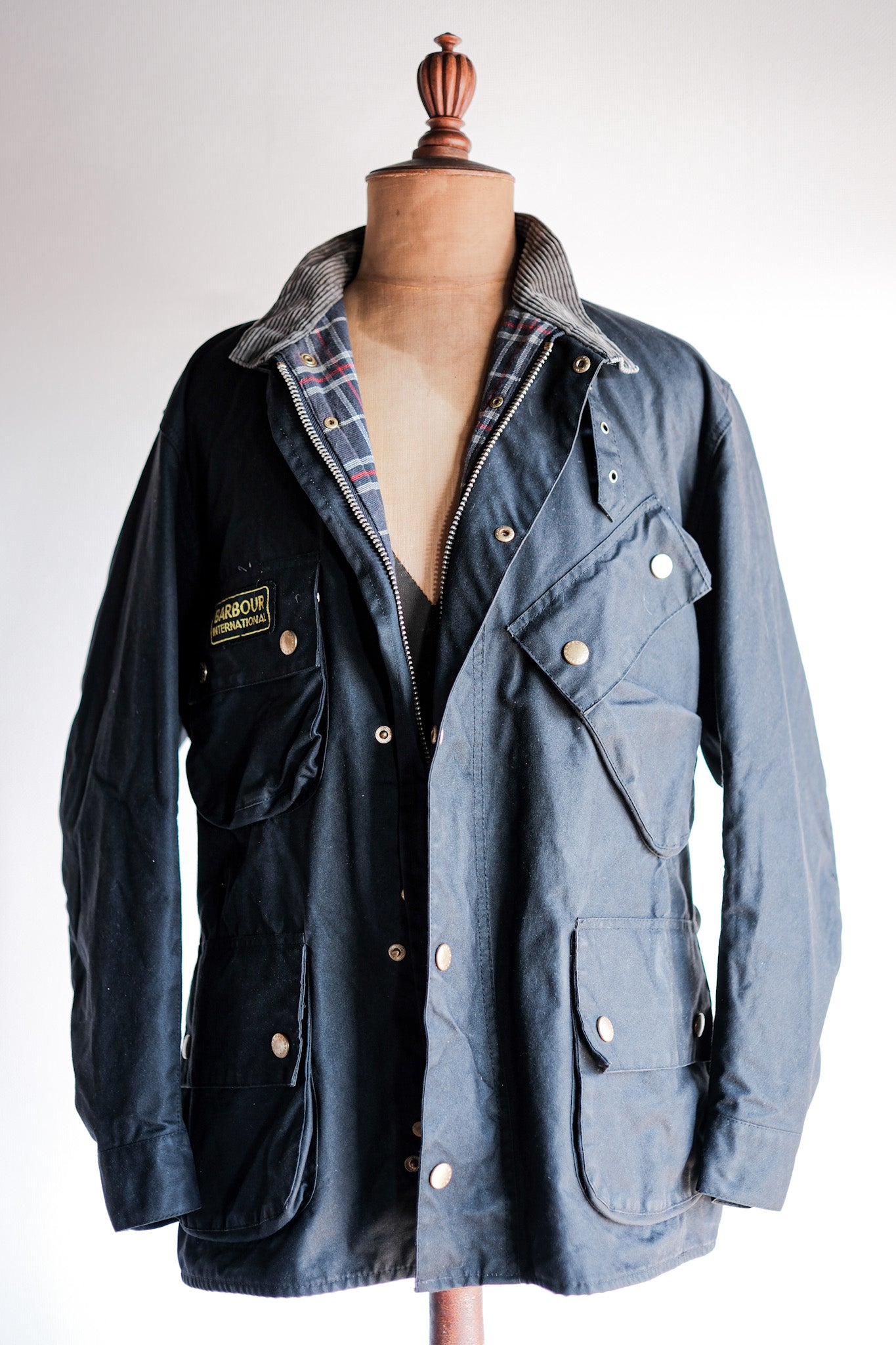 【~90's】Vintage Barbour "INTERNATIONAL SUIT" 3 Crest Size.44