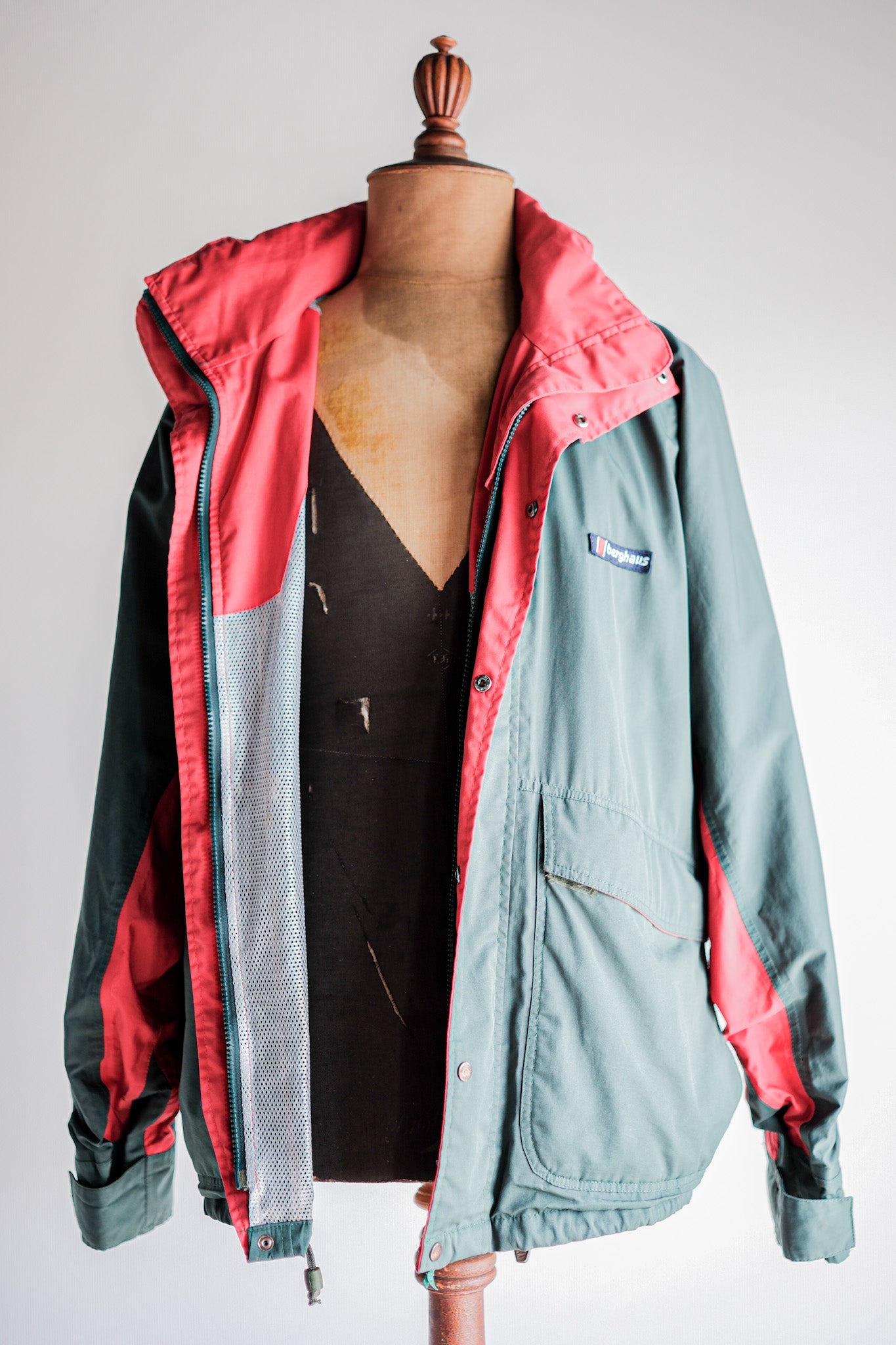 【~90's】Vintage Berghaus Nylon Hiking Jacket Size.Medium