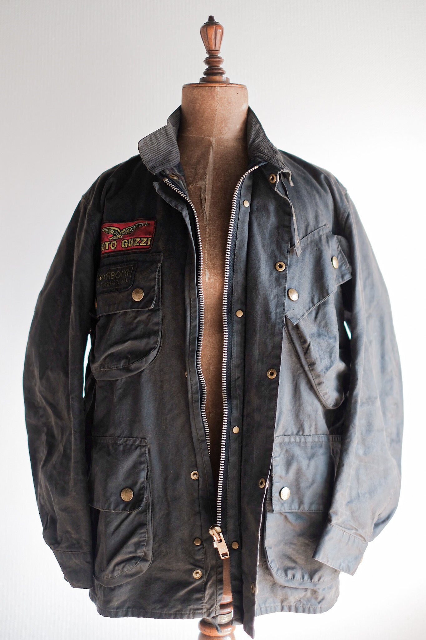 【~80's】Vintage Barbour "INTERNATIONAL SUIT" 2 Crest Size.38