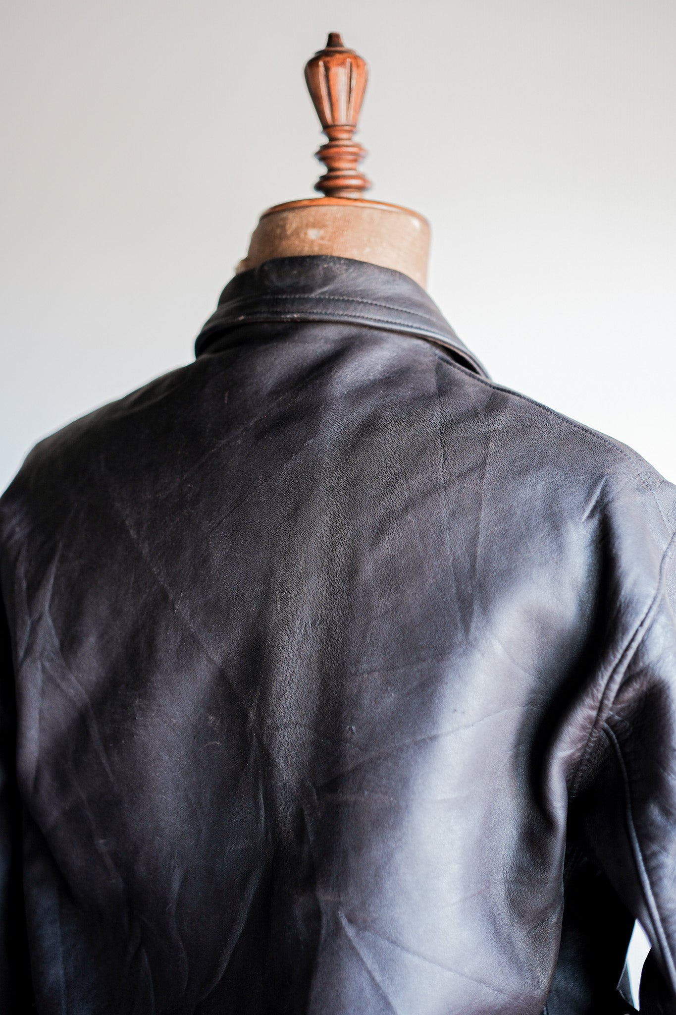 [~ 40 '] 프랑스 빈티지 브라운 가죽 사이클리스트 재킷 "수정"