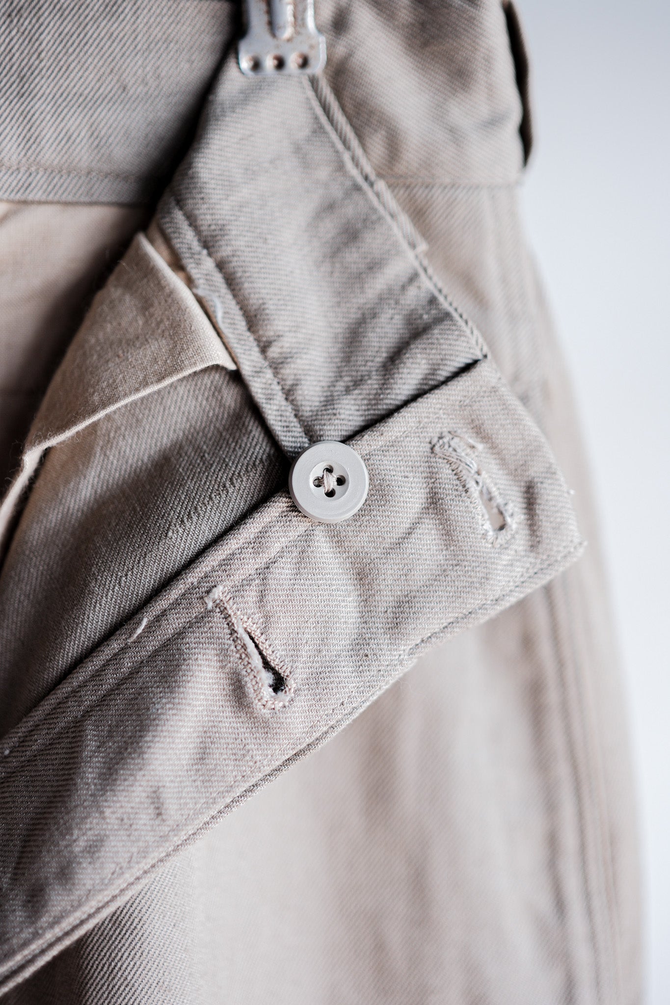 ［~60's］French Army M52 Chino Trousers Size.22 "Dead Stock"