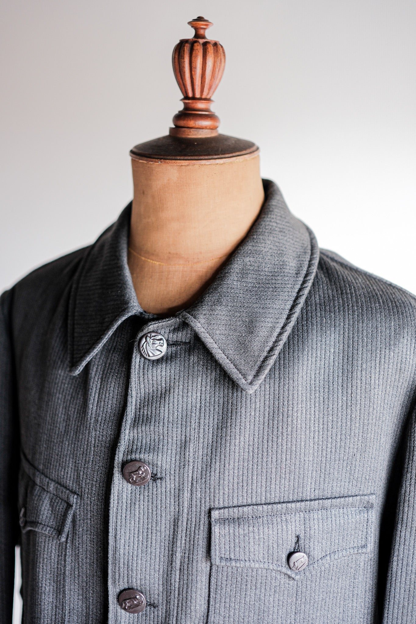 [~ 50's] Veste de chasse aux piques en coton gris vintage français avec bracelet en porcelaine "Stock Dead"