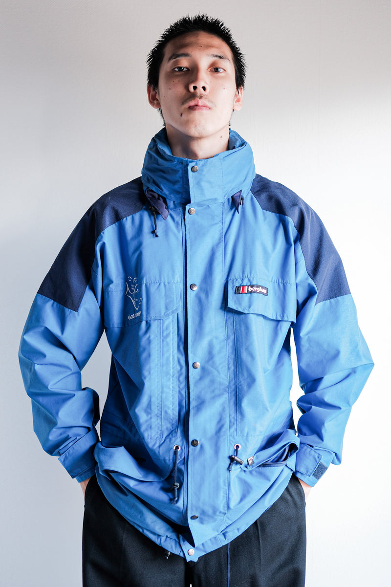 90's】Vintage Berghaus GORE-TEX Hiking Jacket Size.Small – VIEUX