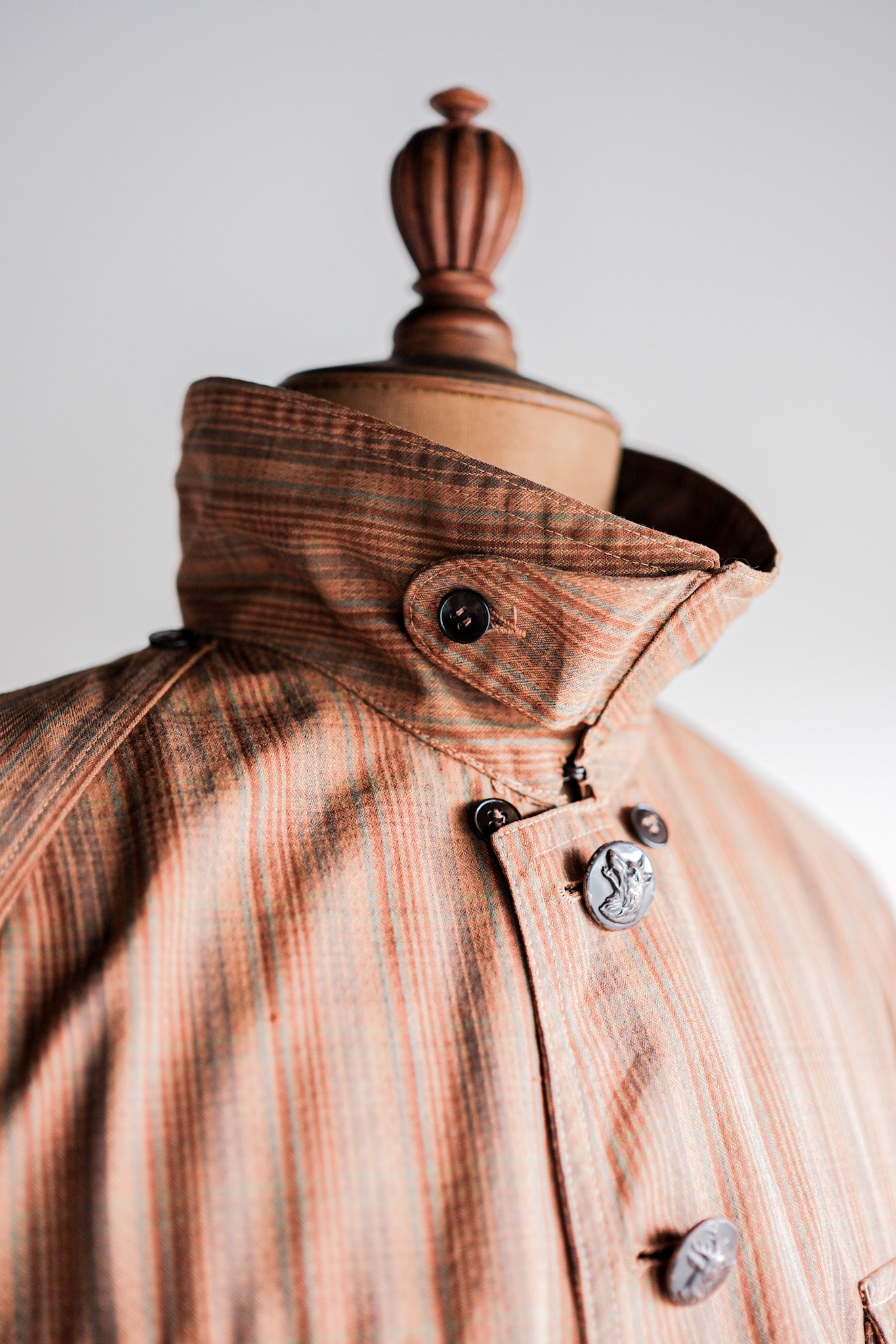 ［~50's］French Vintage Brown Cotton Striped Raglan Sleeve Hunting Jacket With Chin Strap "Unusual Pattern"