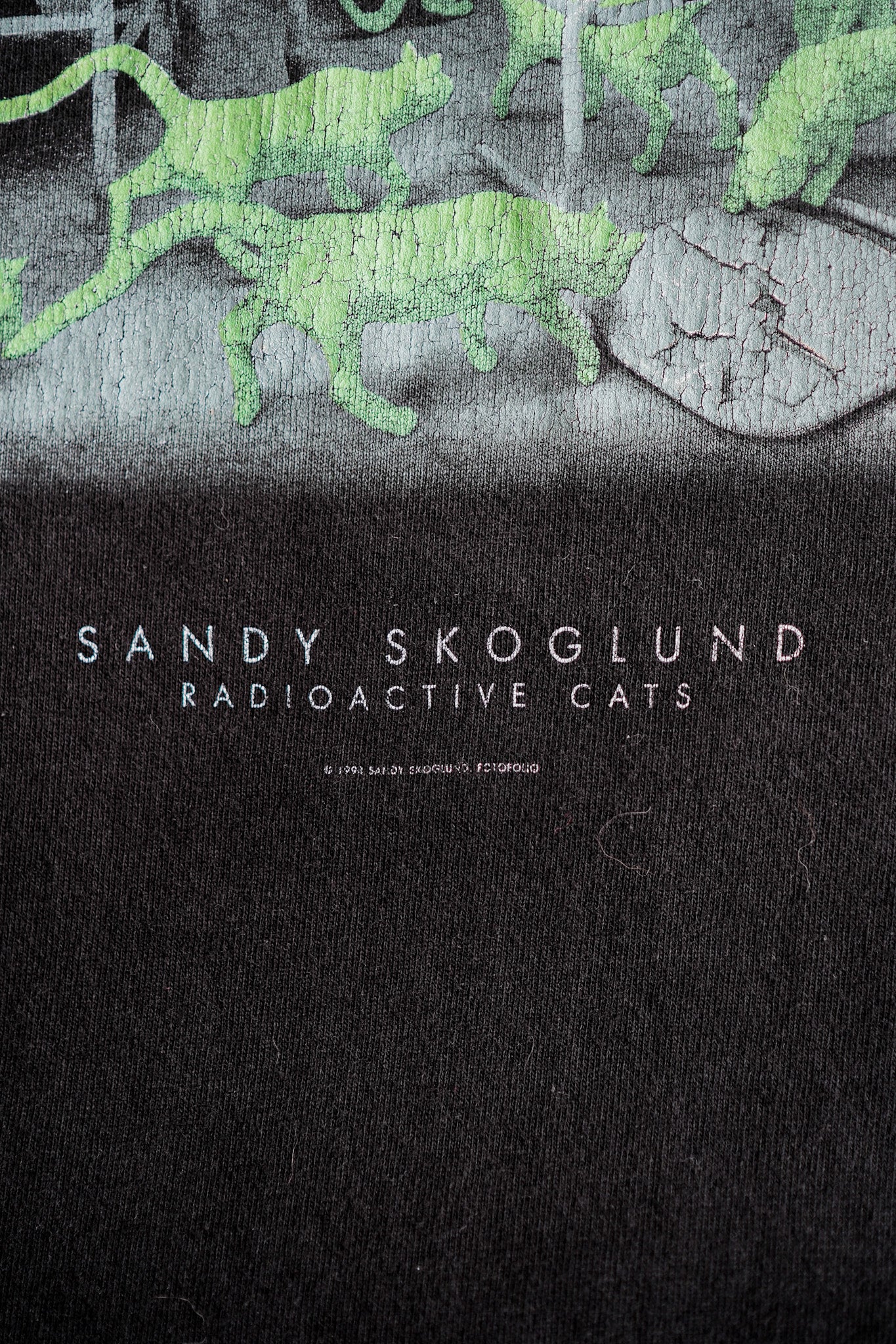 [~ 90's] วินเทจศิลปะพิมพ์ขนาดเสื้อยืดขนาด "Sandy Skoglund" "แมวกัมมันตภาพรังสี" "ผลิตในสหรัฐอเมริกา"