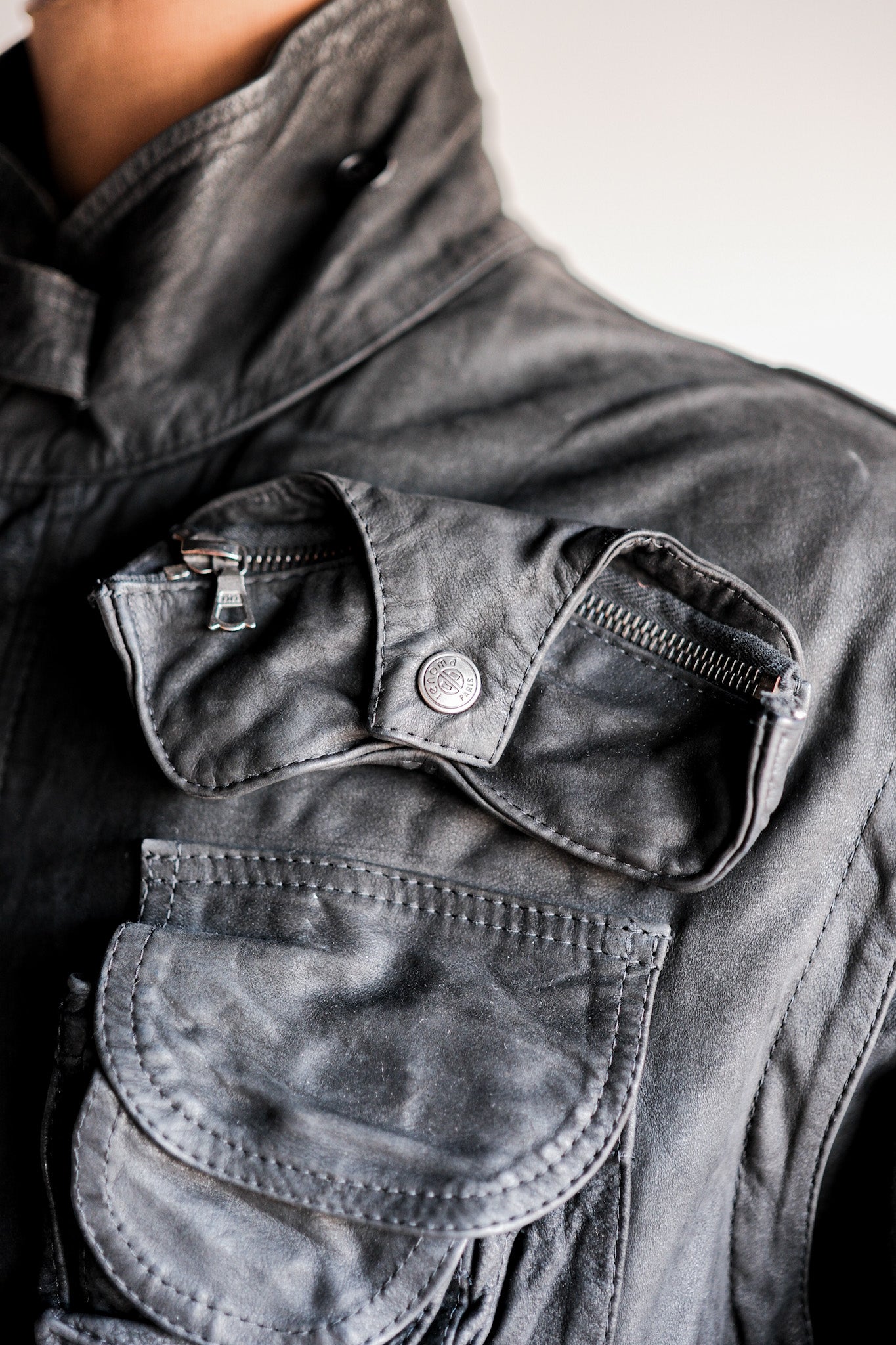 Old renoma Paris Black Leather detachable sleeve multi pocket jacket size. M