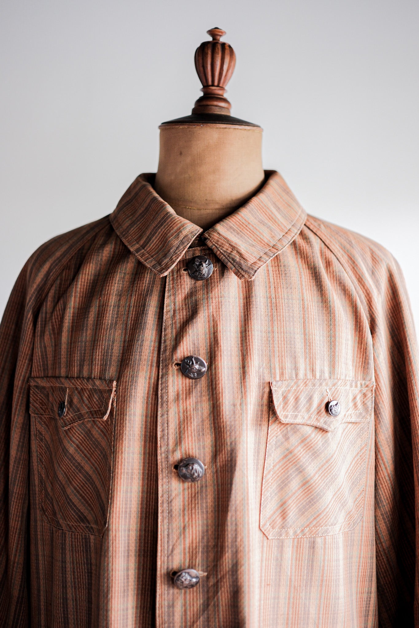 ［~50's］French Vintage Brown Cotton Striped Raglan Sleeve Hunting Jacket With Chin Strap "Unusual Pattern"