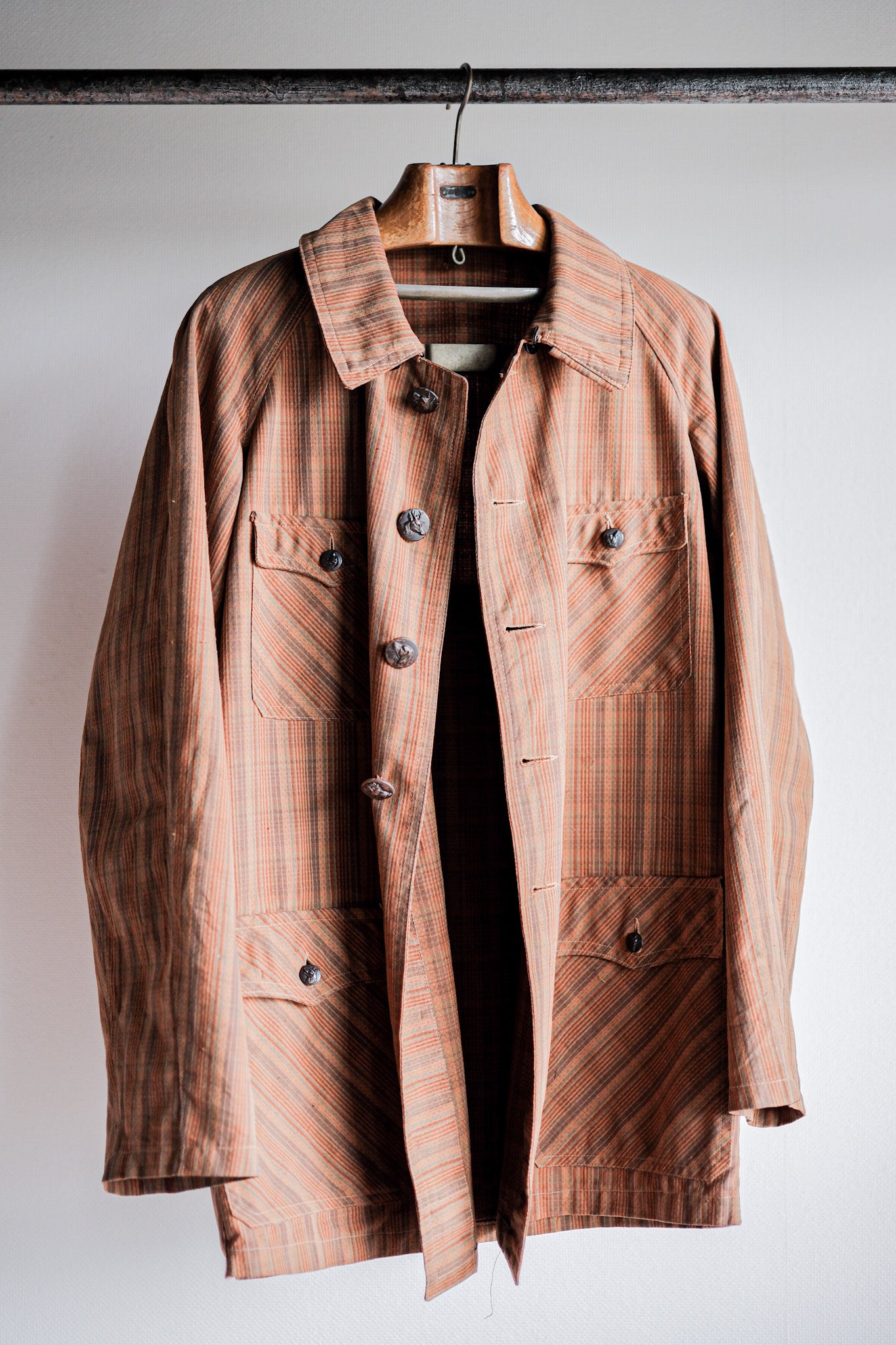 [~ 50's] French Vintage Brown Cotton Striped Raglan Sleeve Hunting Jacket with China Strap "Unusual Pattern"