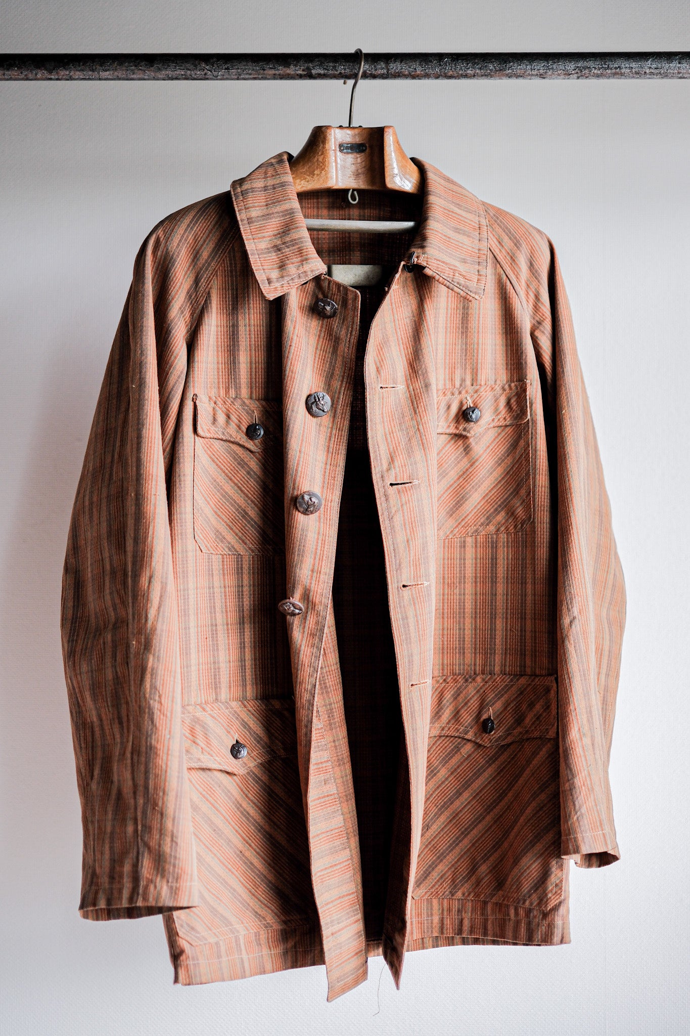 【~50's】French Vintage Brown Cotton Striped Raglan Sleeve Hunting Jacket With Chin Strap "Unusual Pattern"