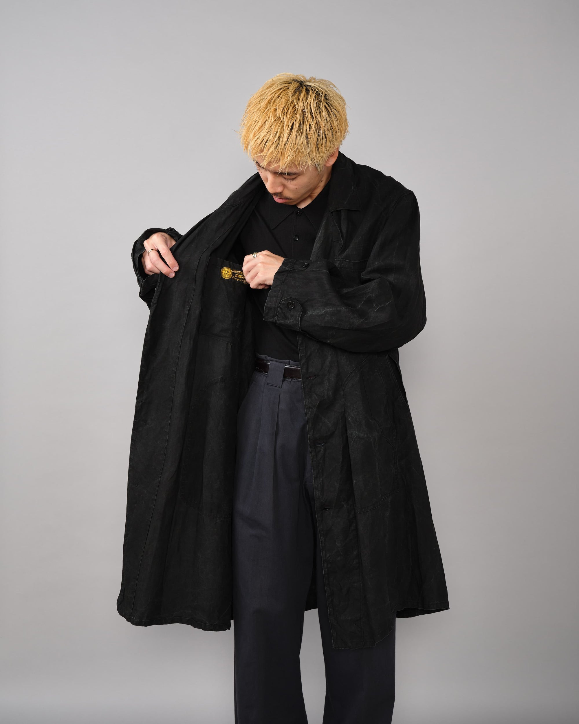 [~40’s] French Vintage Black Indigo Linen Maquignon Coat