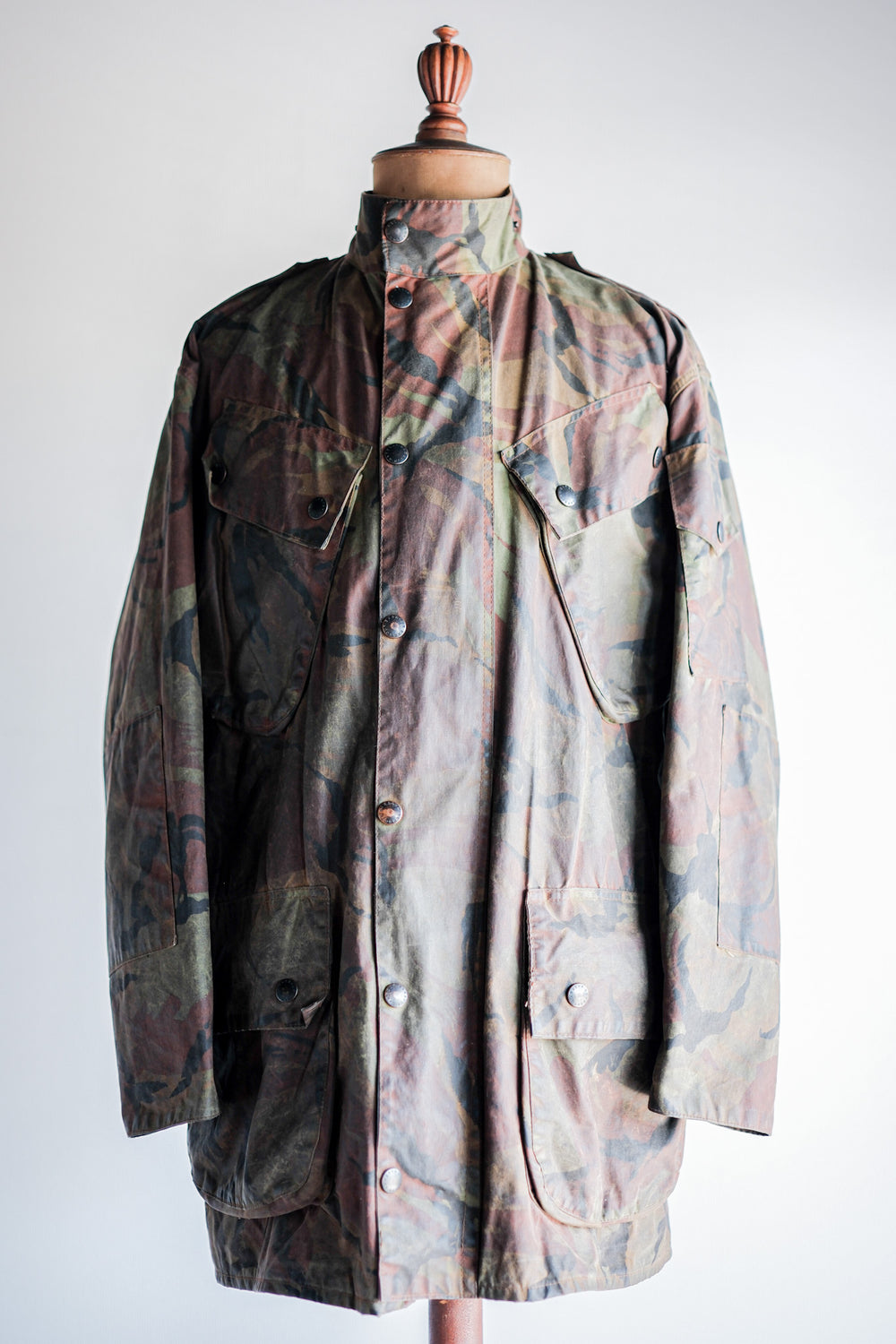 ［~80's］Vintage Barbour DPM Camouflage Waxed Jacket “THE MILITARY" “2nd Model” 2 Crest Size.42