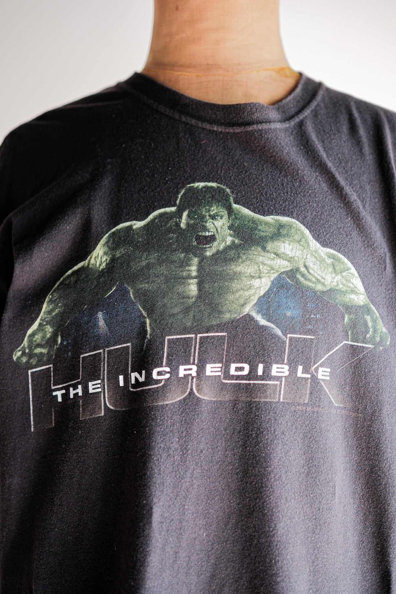 [~ 00's] เสื้อยืดพิมพ์ภาพยนตร์วินเทจขนาด xl "The Incredible Hulk"