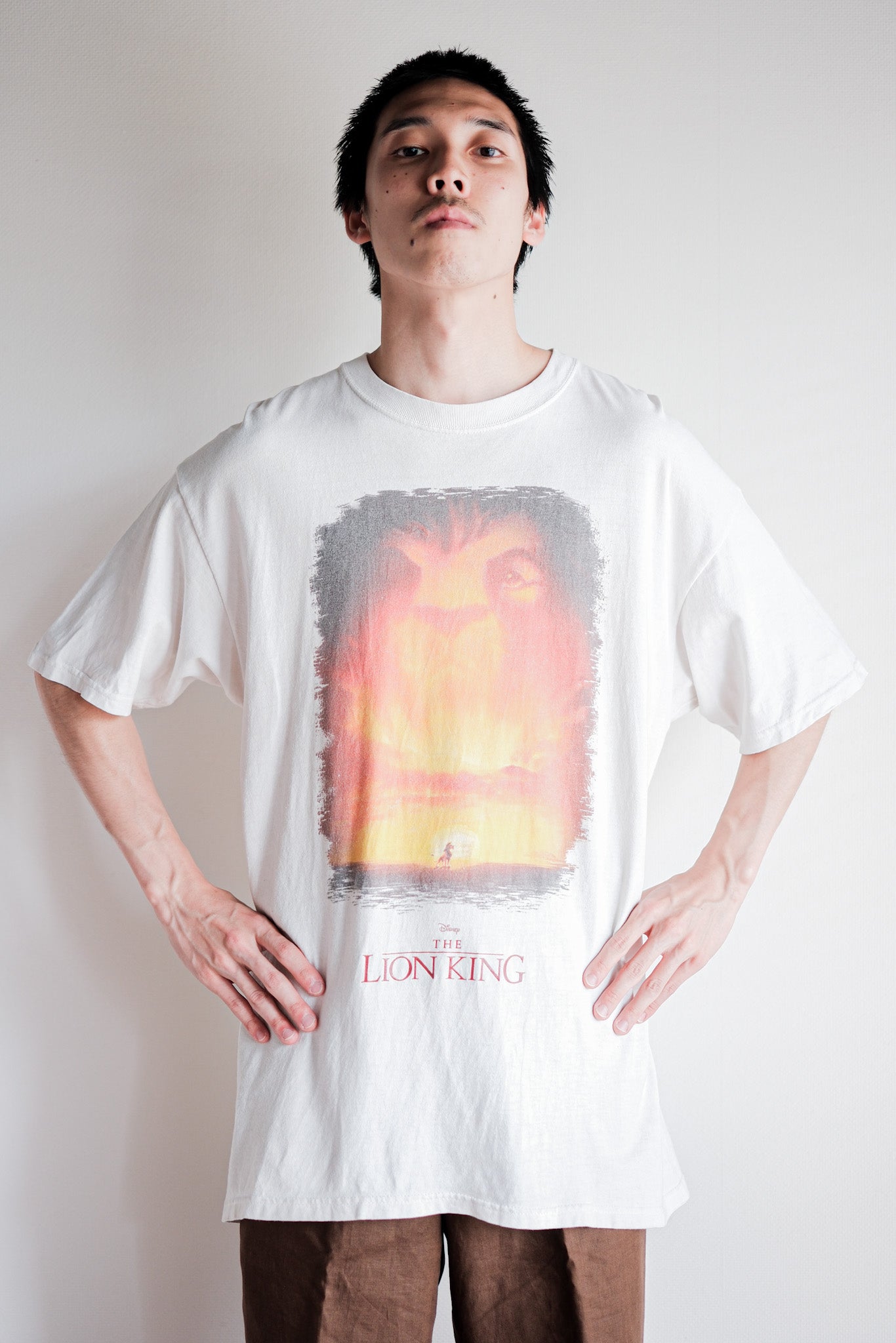 [~ 00 's] 빈티지 디즈니 프린트 티셔츠 크기. L "사자 킹"