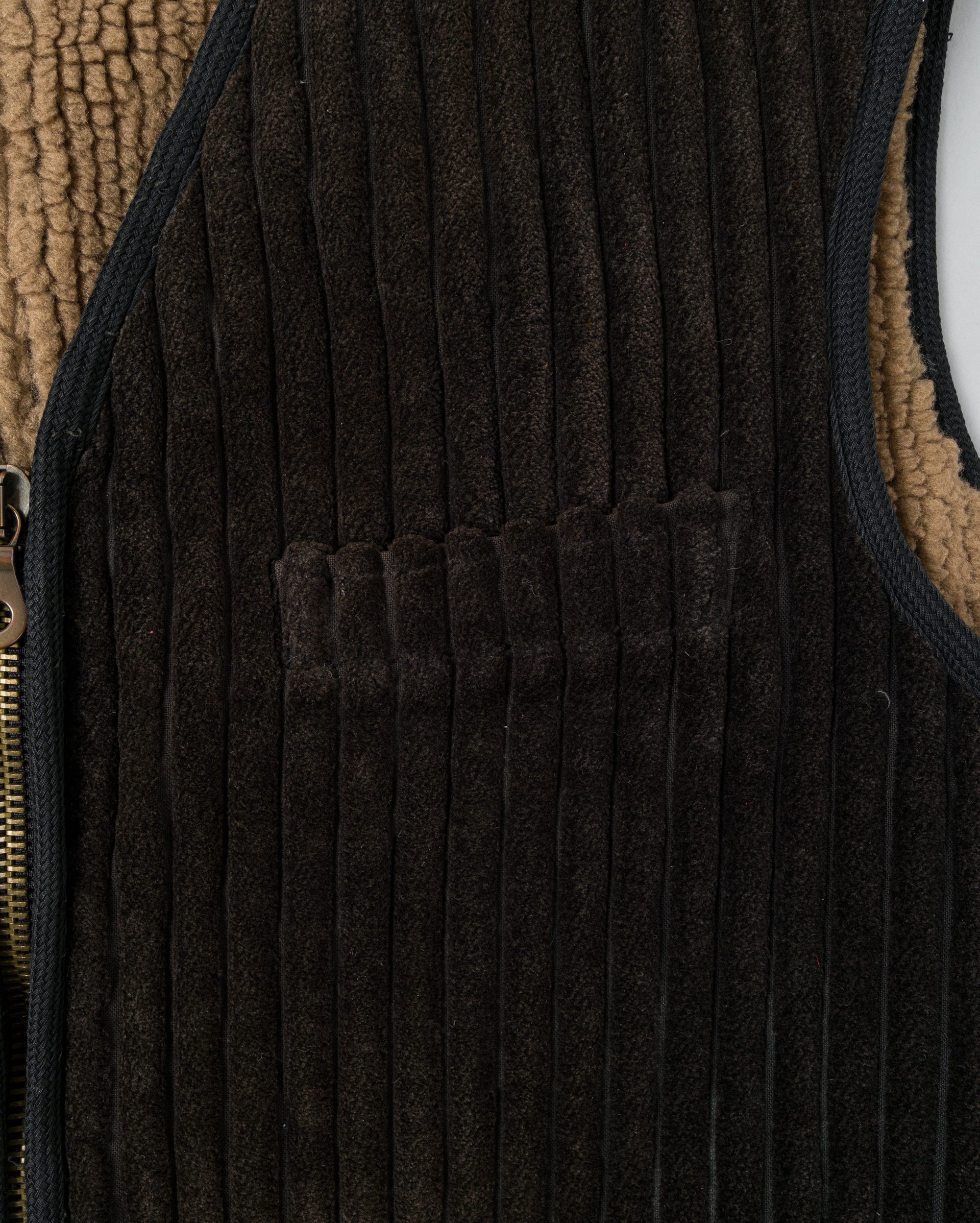 ［~90's］Old EMPORIO ARMANI Pile Lined Heavy Corduroy Zip Up Vest Size.52