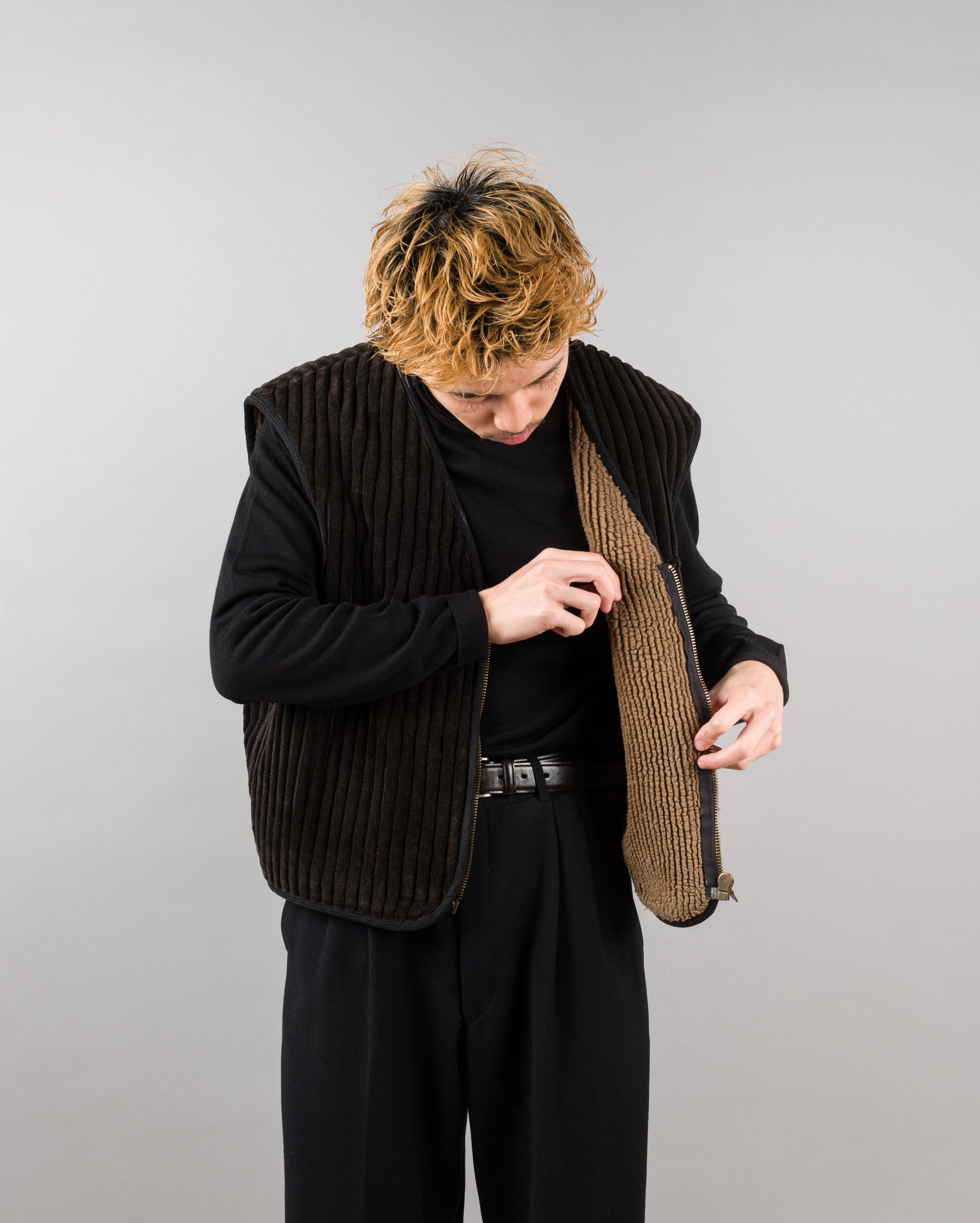 ［~90's］Old EMPORIO ARMANI Pile Lined Heavy Corduroy Zip Up Vest Size.52