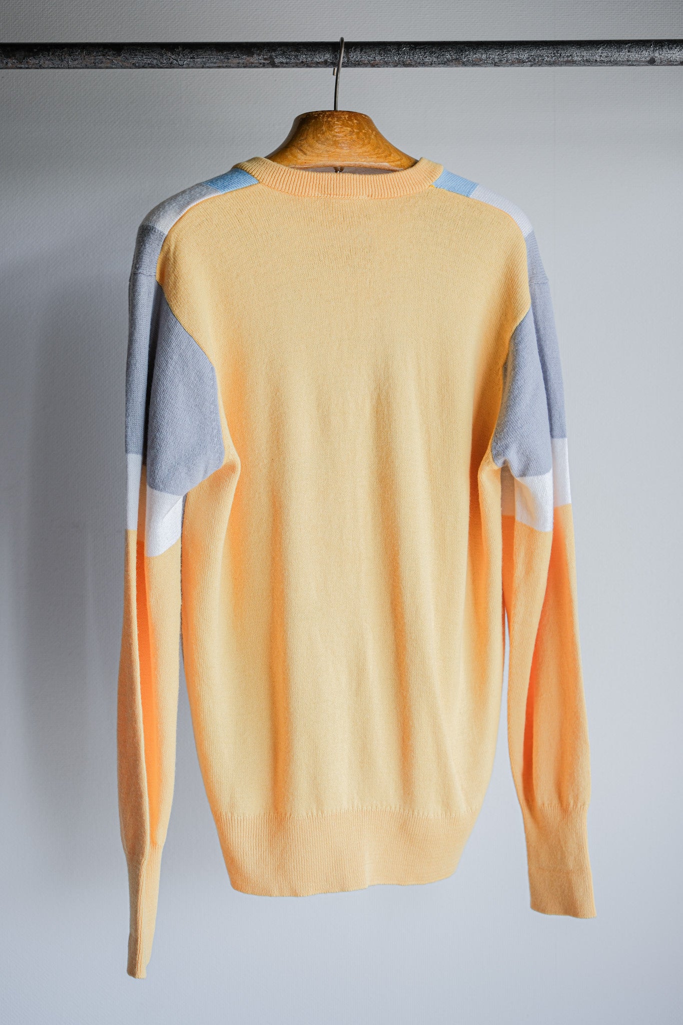 ［~80's］British Vintage Wool Acrylic V-necked Sweater Size.XXL "JAEGER SPORTSMAN"