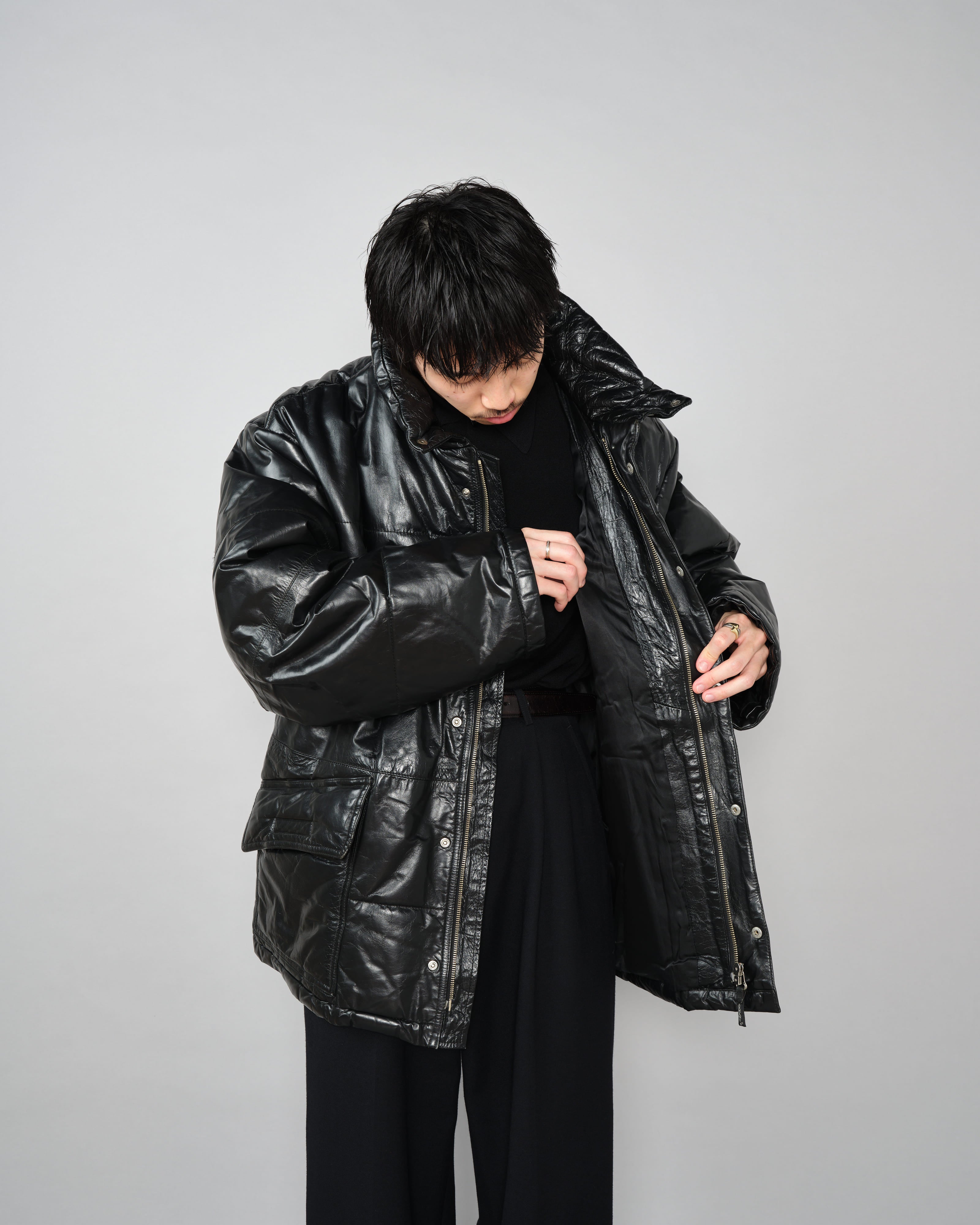 Armani Jeans レザージャケット フーディー パーカー シープスキン 90's] Old ARMANI JEANS Black Leather Puffer Jacket Size.52
