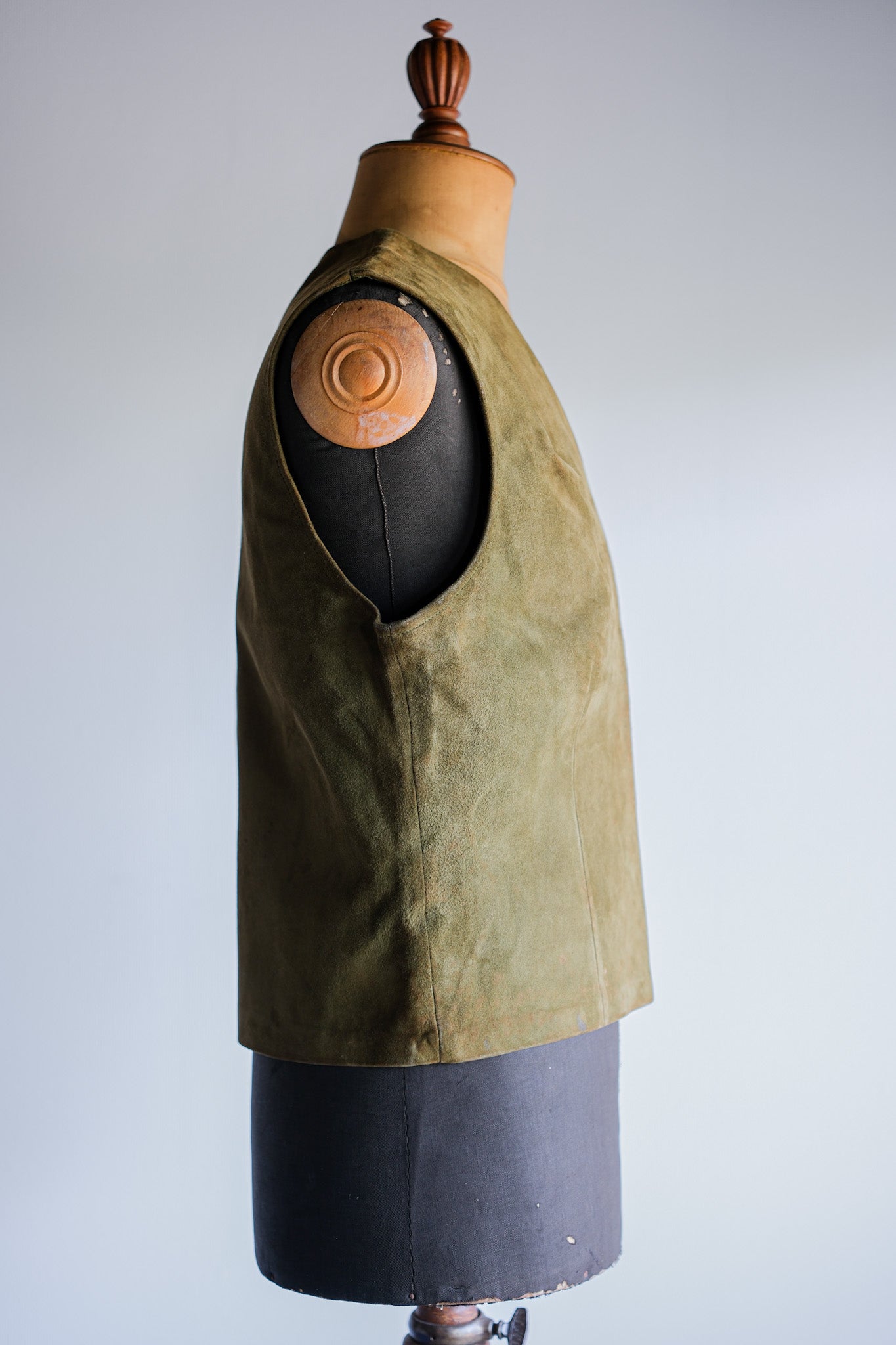 ［~60's］British Vintage Suede Leather Side Zip Pullover V-necked Vest