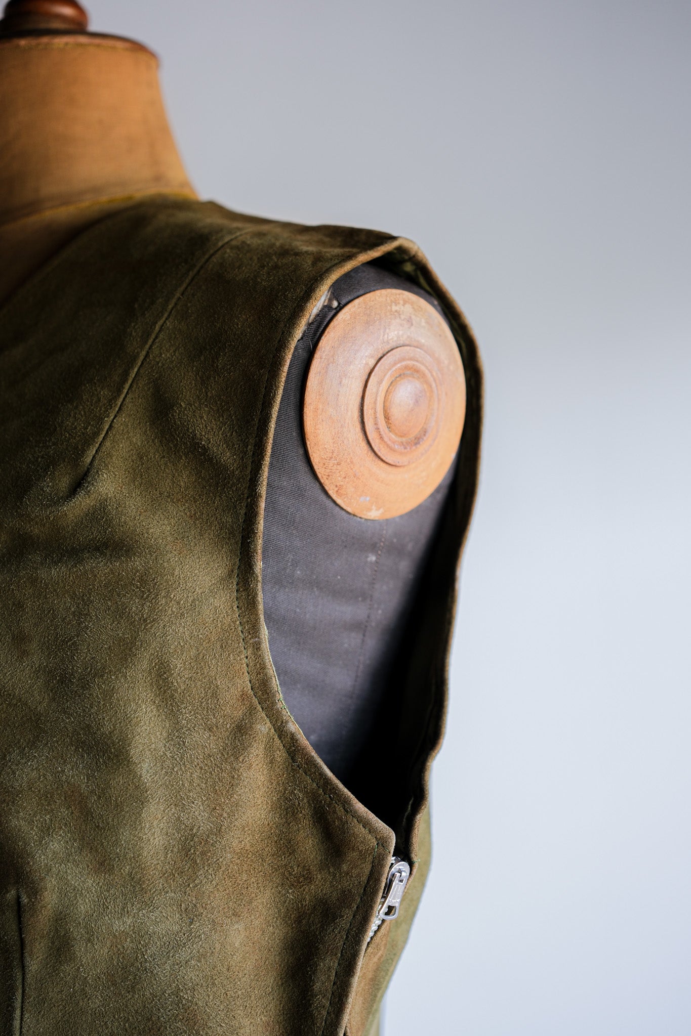 ［~60's］British Vintage Suede Leather Side Zip Pullover V-necked Vest