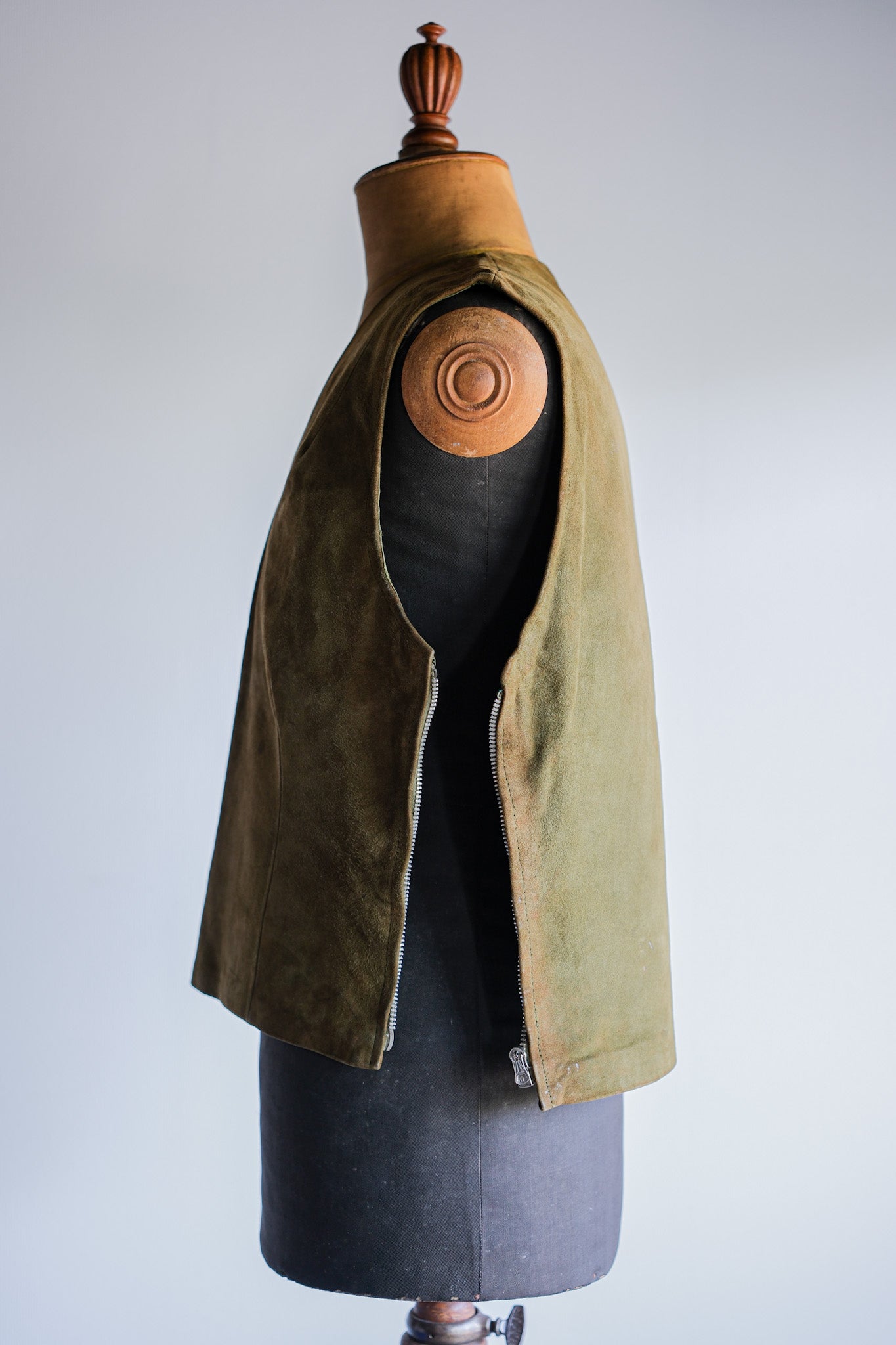 ［~60's］British Vintage Suede Leather Side Zip Pullover V-necked Vest