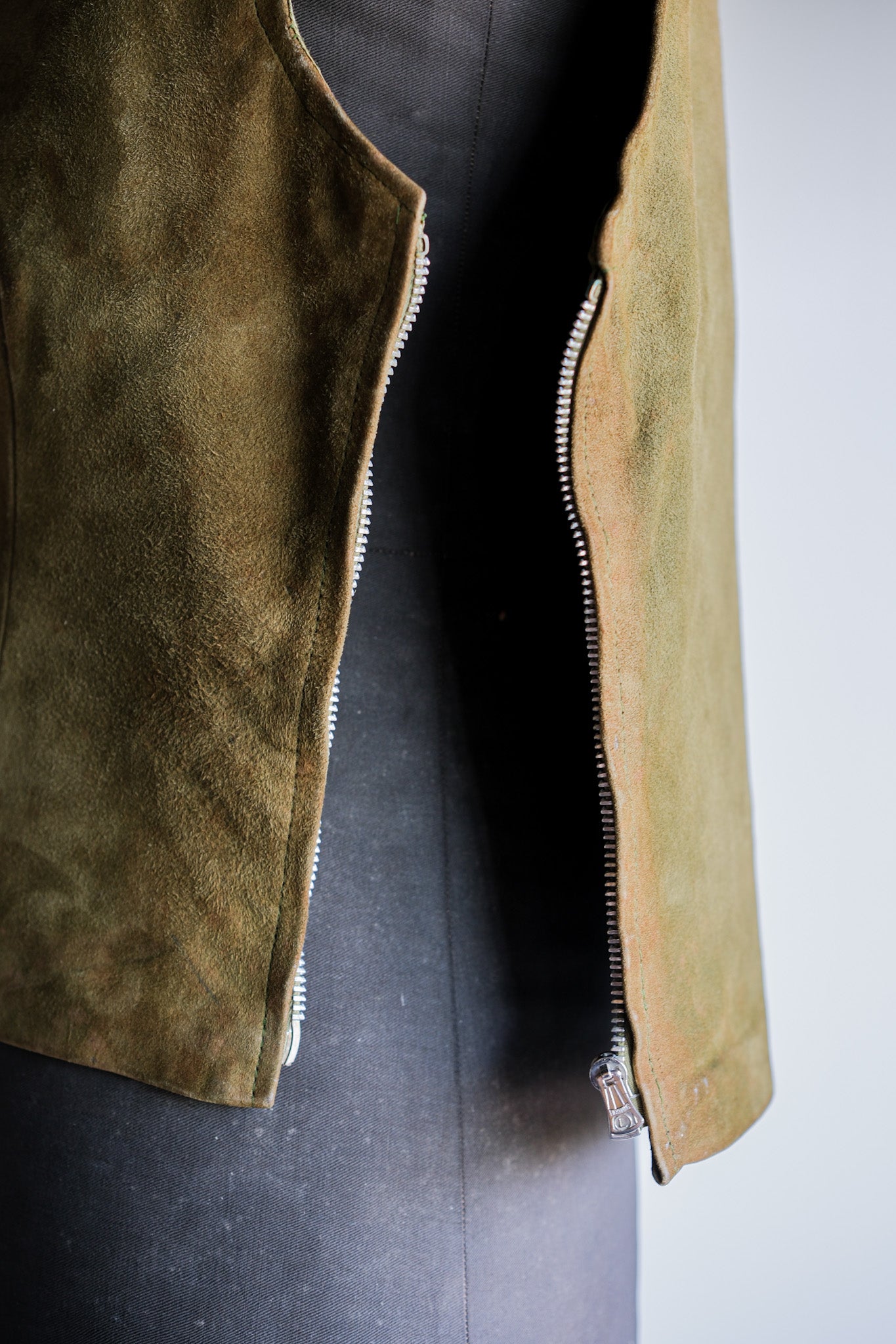［~60's］British Vintage Suede Leather Side Zip Pullover V-necked Vest