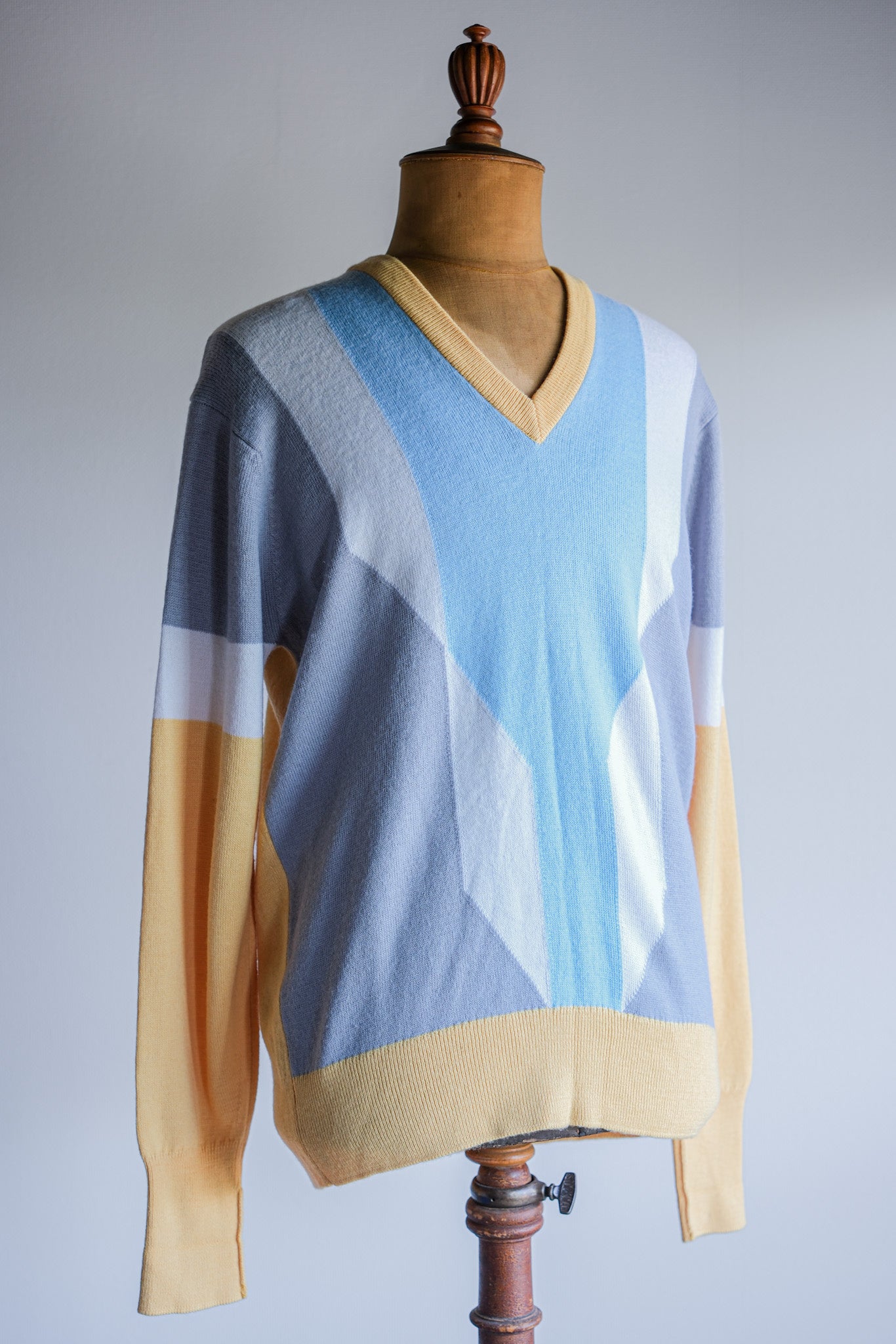[~ 80's] British Vintage Wool Acrylique en V Sweater à col en V size.xxl "Jaeger Sportsman"