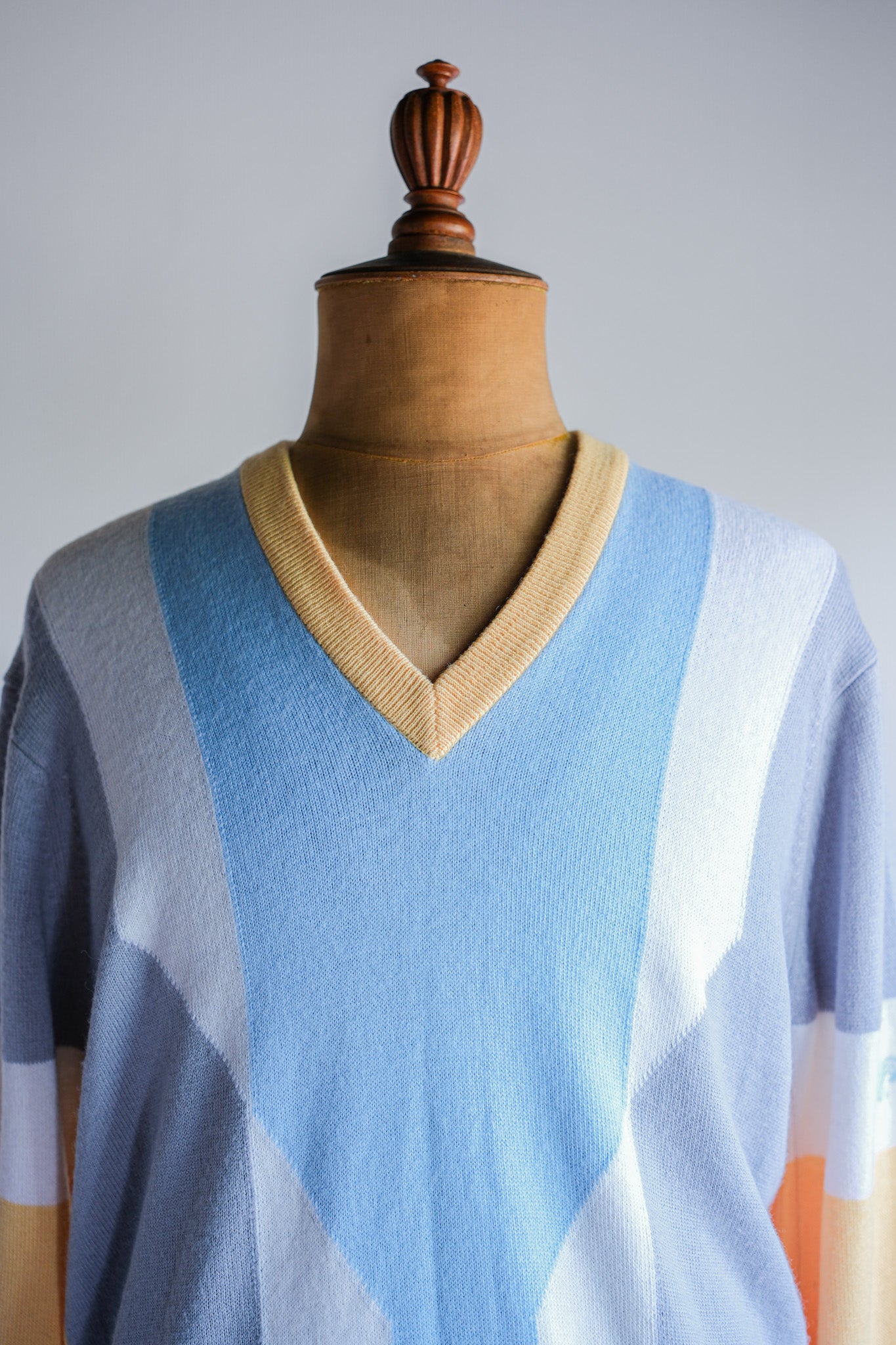 ［~80's］British Vintage Wool Acrylic V-necked Sweater Size.XXL "JAEGER SPORTSMAN"