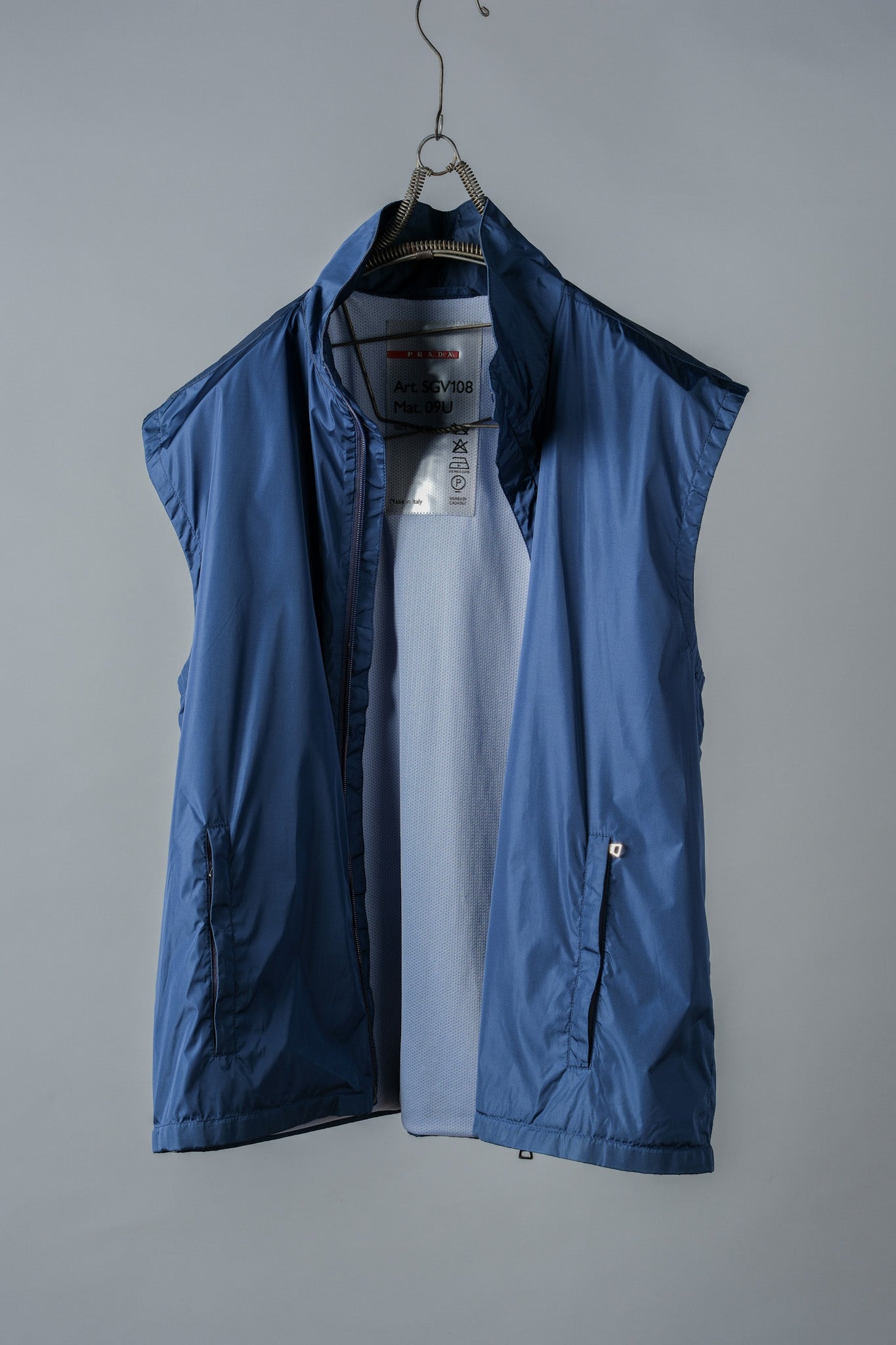 ［~90's］Old PRADA LINEA ROSSA Nylon Zip Up Vest Size.52 "PRADA SPORT"