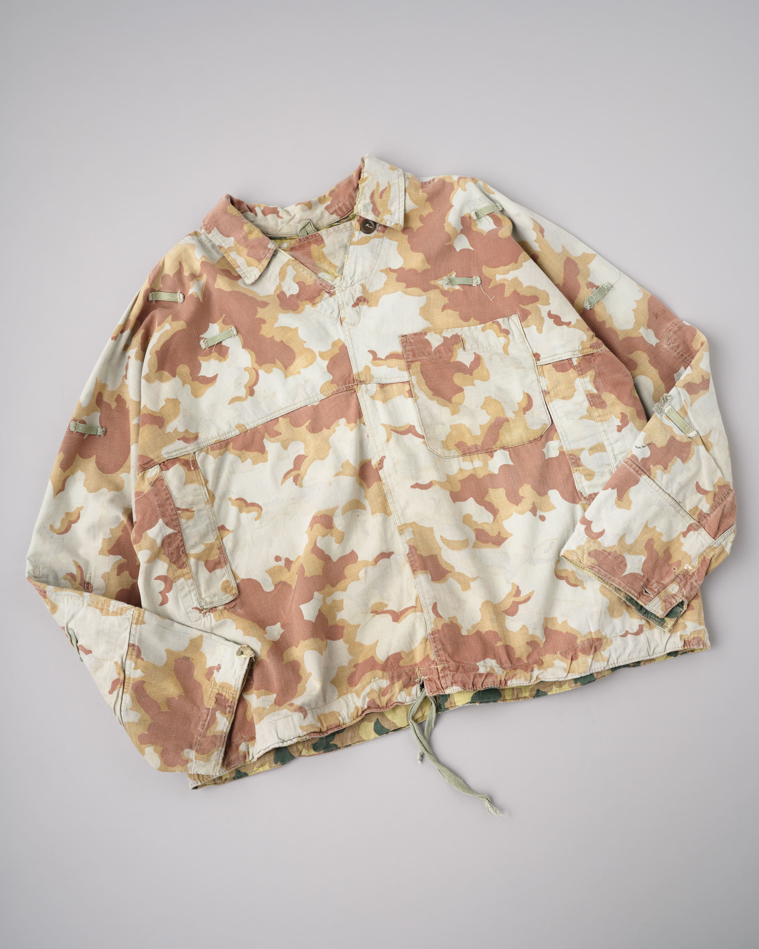 [~ Années 50] Blouse réversible de camouflage des nuages ​​de l'armée tchécoslovaque « Modifiée »