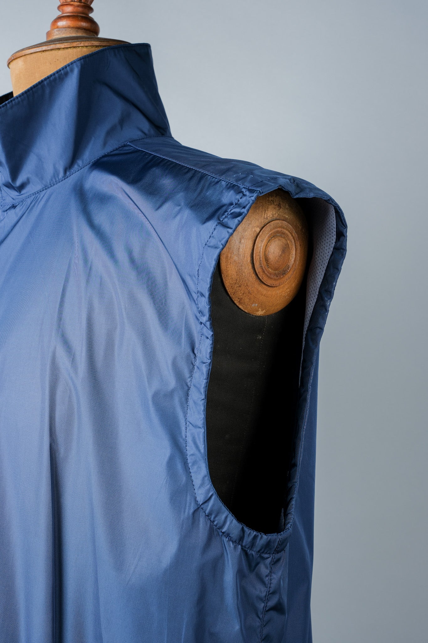 ［~90's］Old PRADA LINEA ROSSA Nylon Zip Up Vest Size.52 "PRADA SPORT"