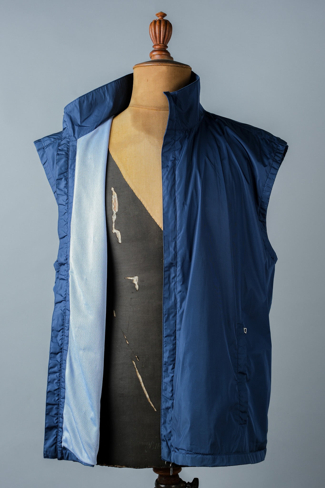 ［~90's］Old PRADA LINEA ROSSA Nylon Zip Up Vest Size.52 "PRADA SPORT"